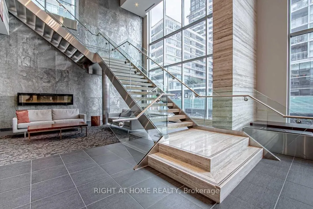 Photo 4 of Unit 2709, 15 Iceboat Terrace, Toronto, Waterfront Communities — HOMEH