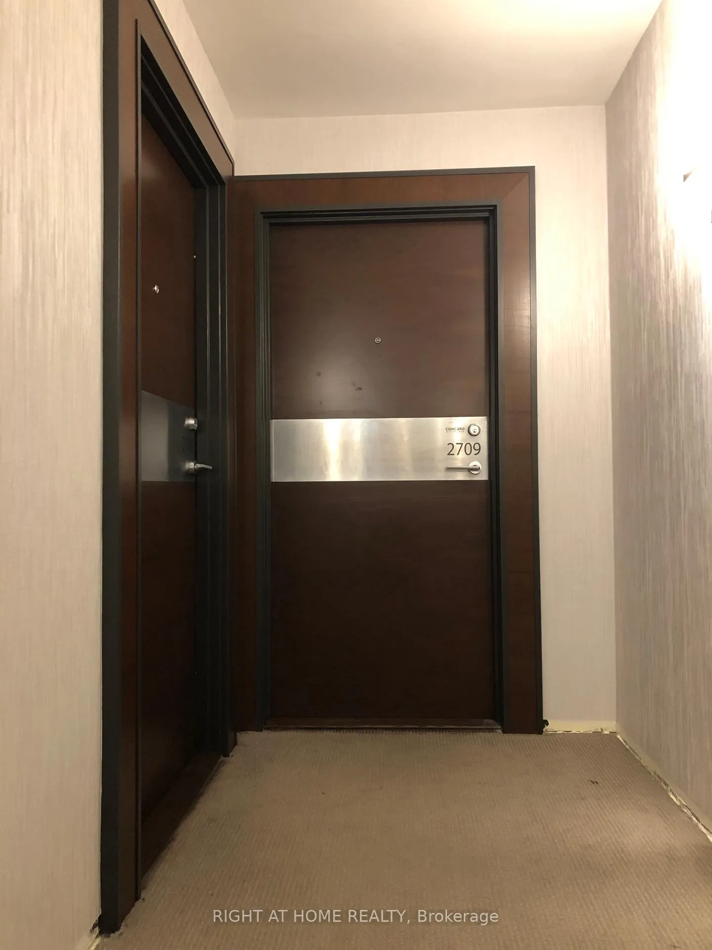 Photo 6 of Unit 2709, 15 Iceboat Terrace, Toronto, Waterfront Communities — HOMEH