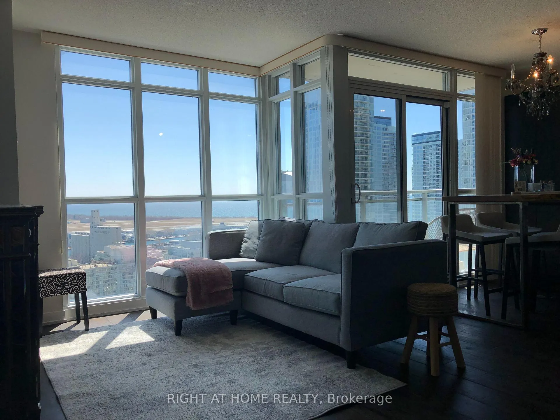 Photo 13 of Unit 2709, 15 Iceboat Terrace, Toronto, Waterfront Communities — HOMEH