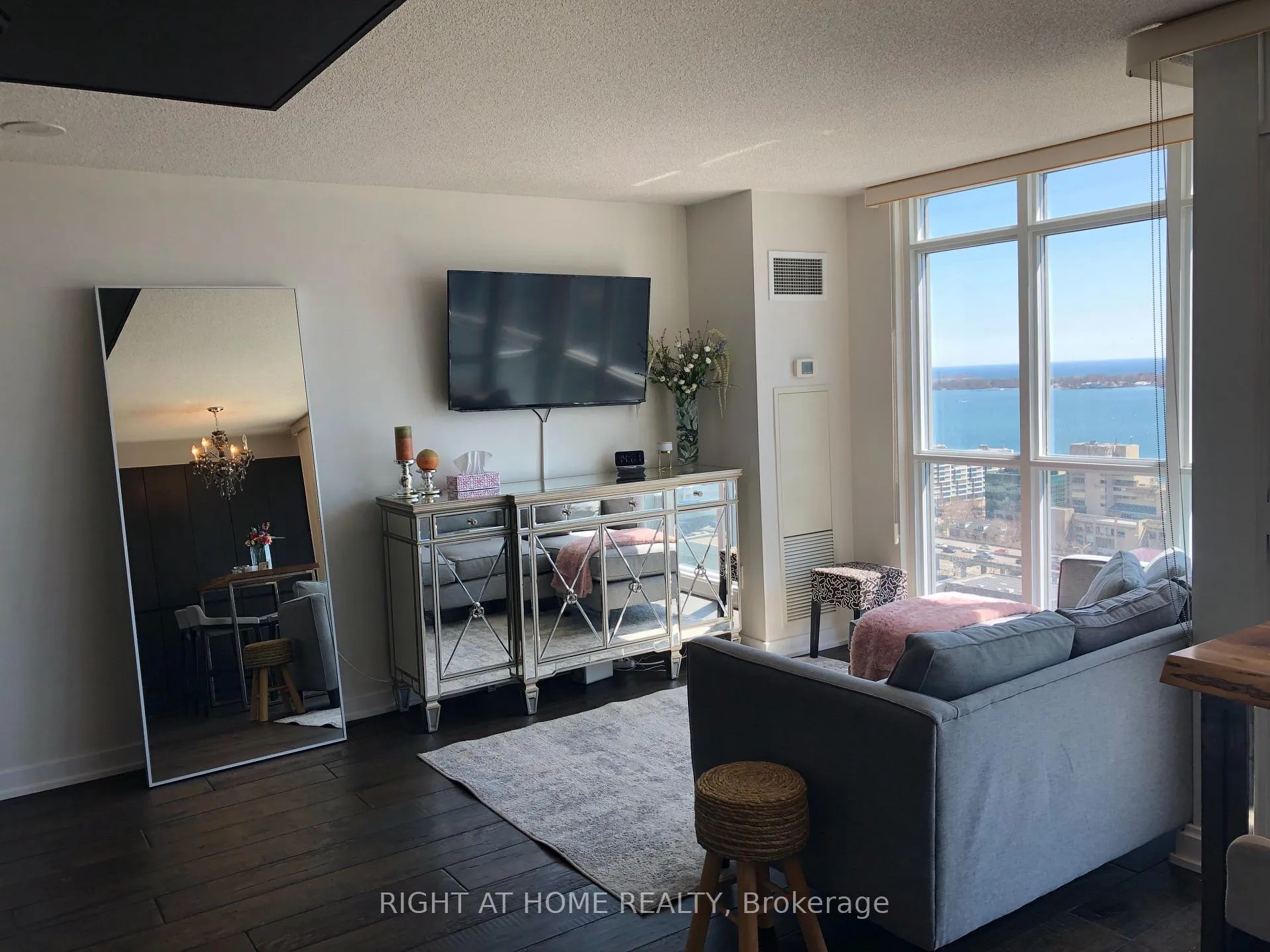 Photo 14 of Unit 2709, 15 Iceboat Terrace, Toronto, Waterfront Communities — HOMEH