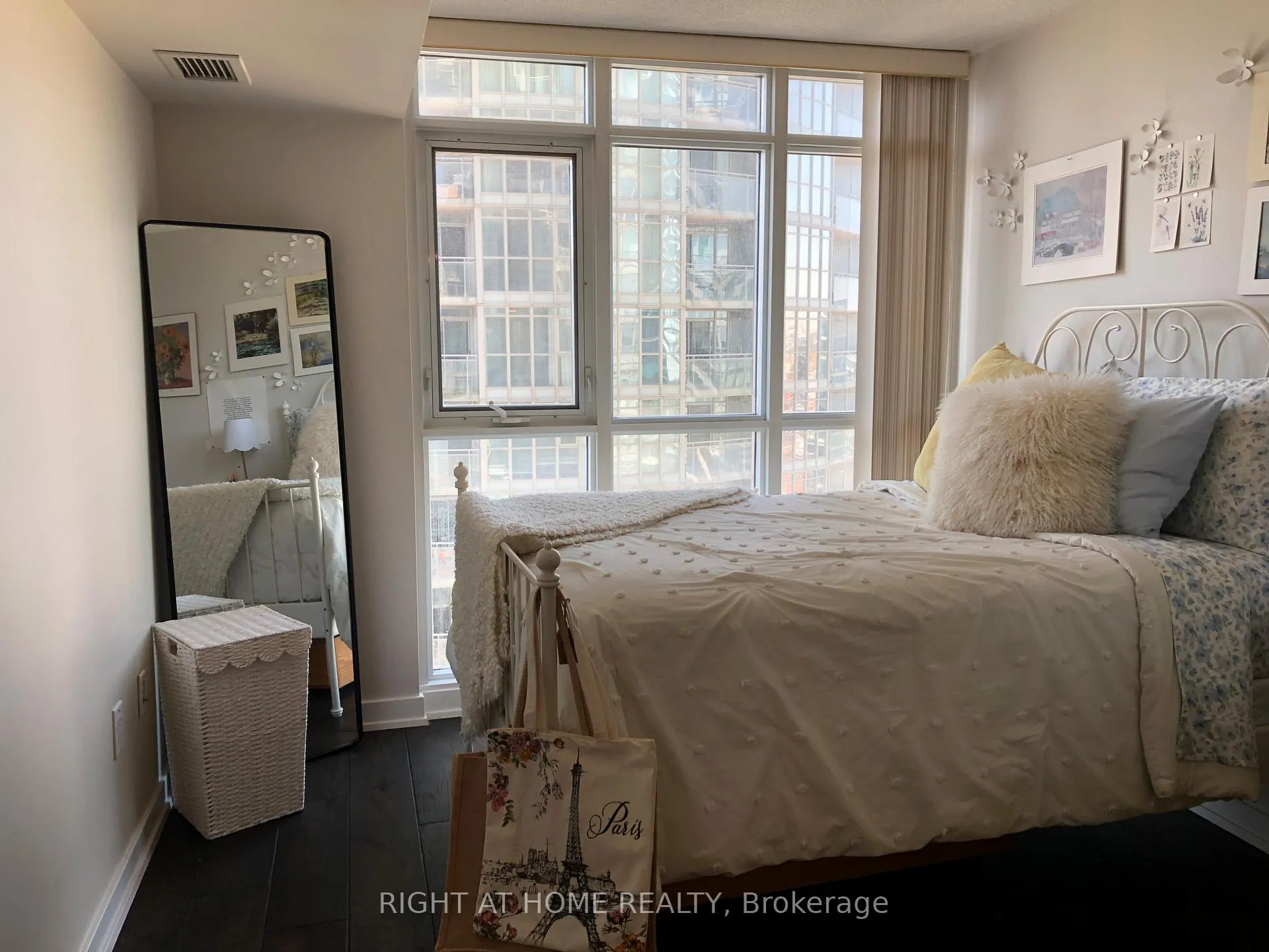 Photo 24 of Unit 2709, 15 Iceboat Terrace, Toronto, Waterfront Communities — HOMEH
