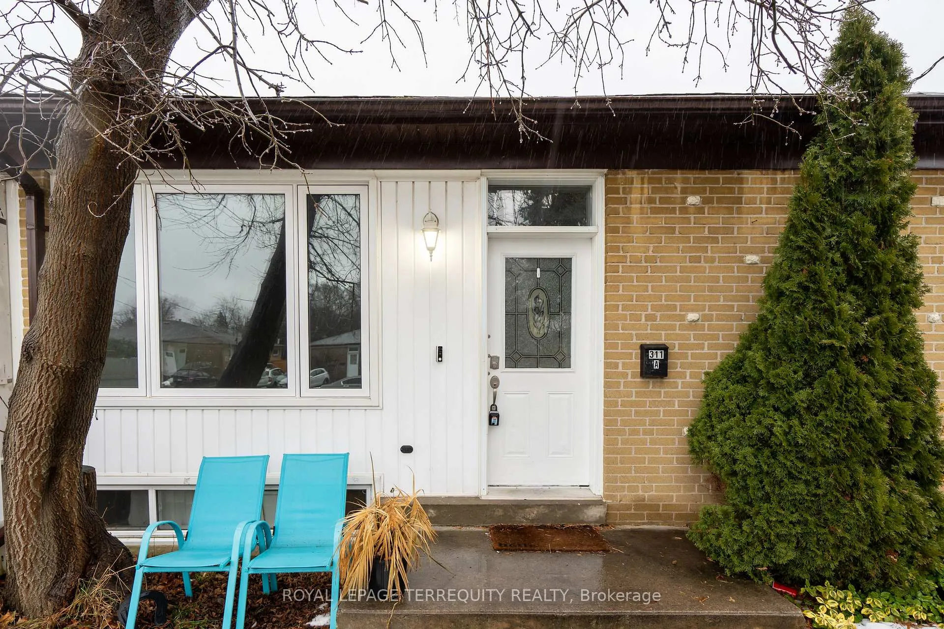 Photo 6 of 311 Dovedale Drive, Whitby, Downtown Whitby — HOMEH