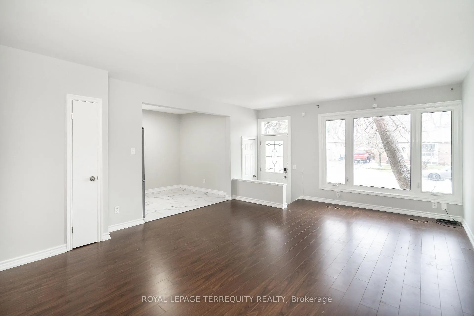Photo 7 of 311 Dovedale Drive, Whitby, Downtown Whitby — HOMEH