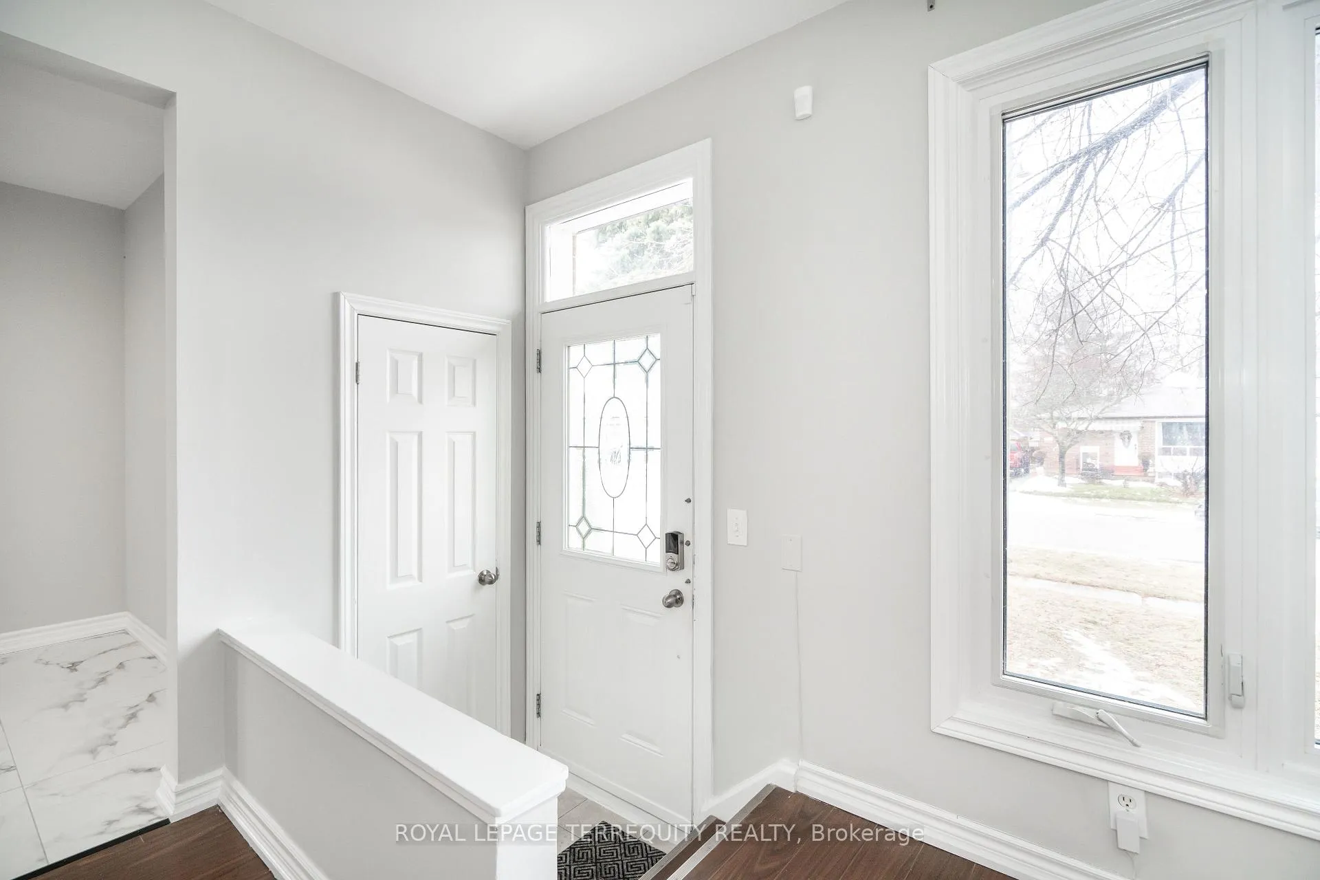 Photo 9 of 311 Dovedale Drive, Whitby, Downtown Whitby — HOMEH