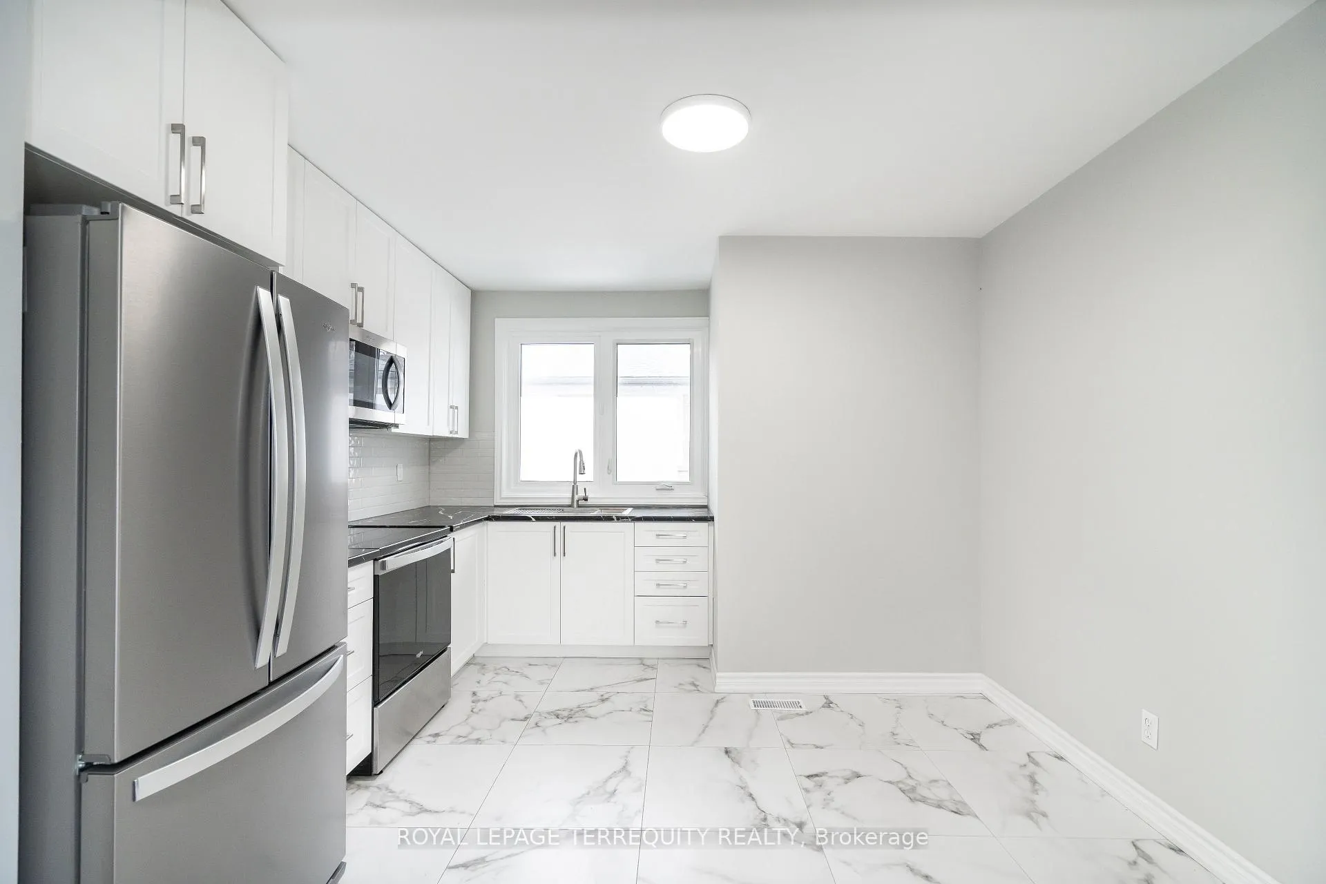 Photo 16 of 311 Dovedale Drive, Whitby, Downtown Whitby — HOMEH