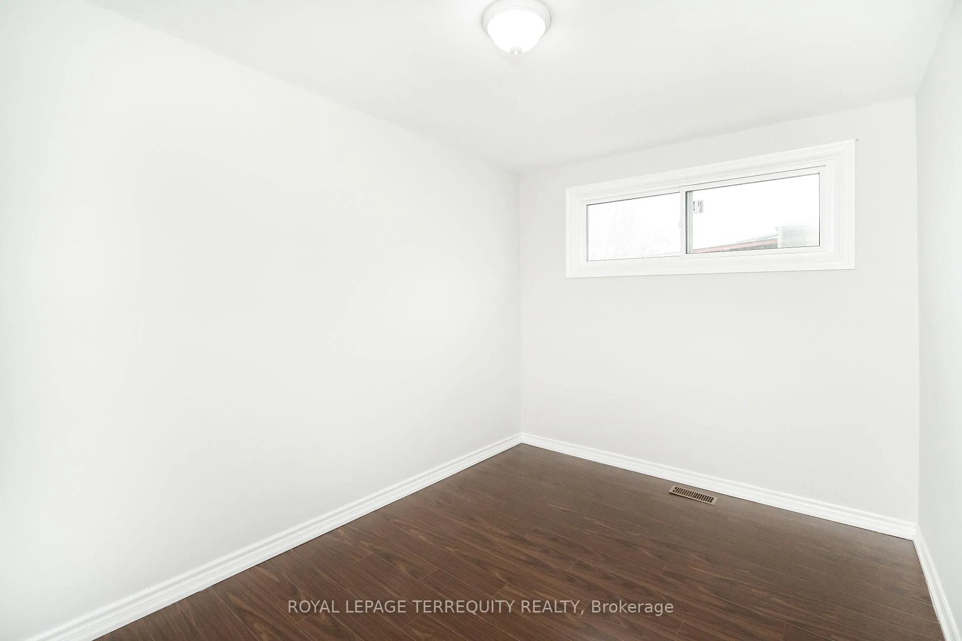 Photo 23 of 311 Dovedale Drive, Whitby, Downtown Whitby — HOMEH