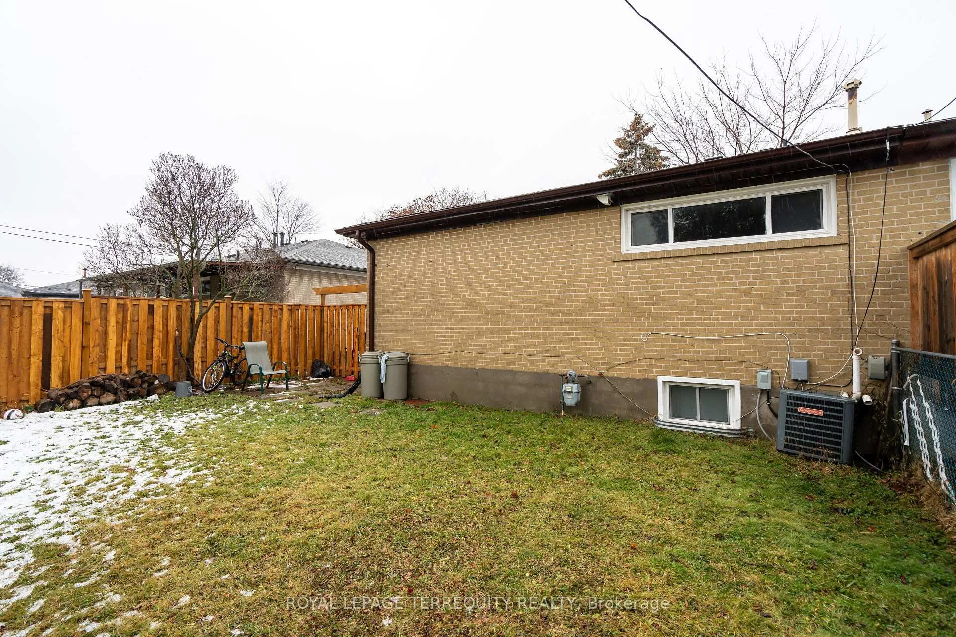 Photo 31 of 311 Dovedale Drive, Whitby, Downtown Whitby — HOMEH