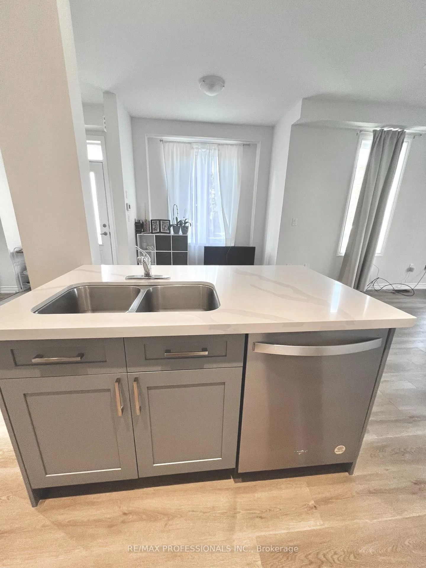 Photo 10 of 58 Denison Avenue, Brampton, Downtown Brampton — HOMEH