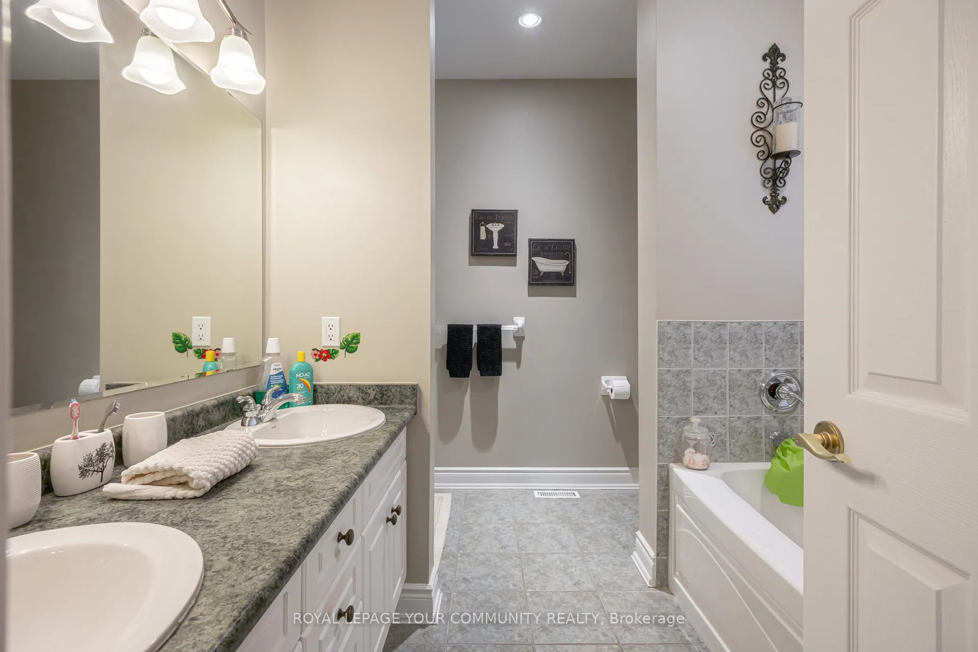 Photo 9 of Unit 17, 50 Renaissance Point, New Tecumseth, Rural New Tecumseth — HOMEH