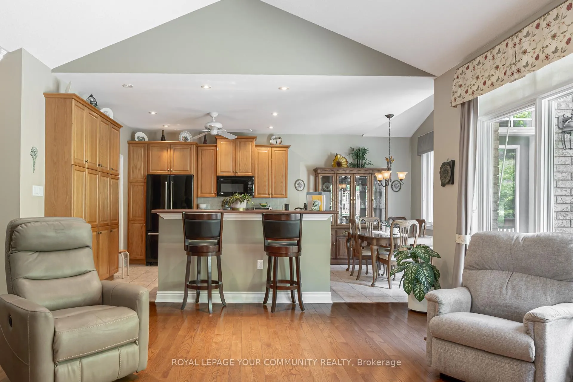 Photo 15 of Unit 17, 50 Renaissance Point, New Tecumseth, Rural New Tecumseth — HOMEH