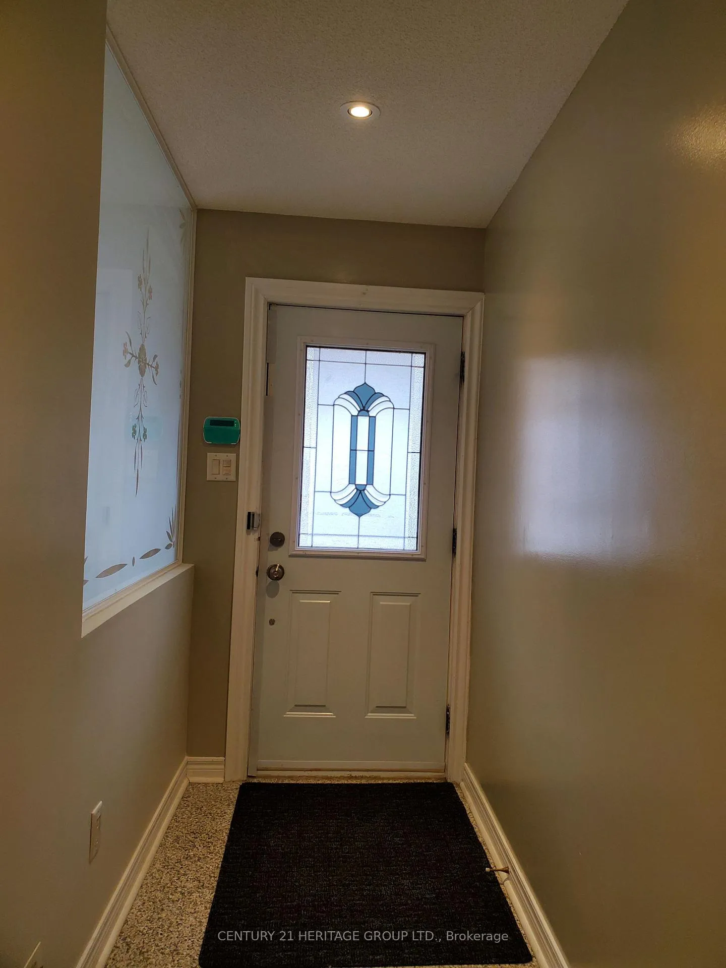 Photo 2 of 63 Leitchcroft Crescent, Markham, Commerce Valley — HOMEH