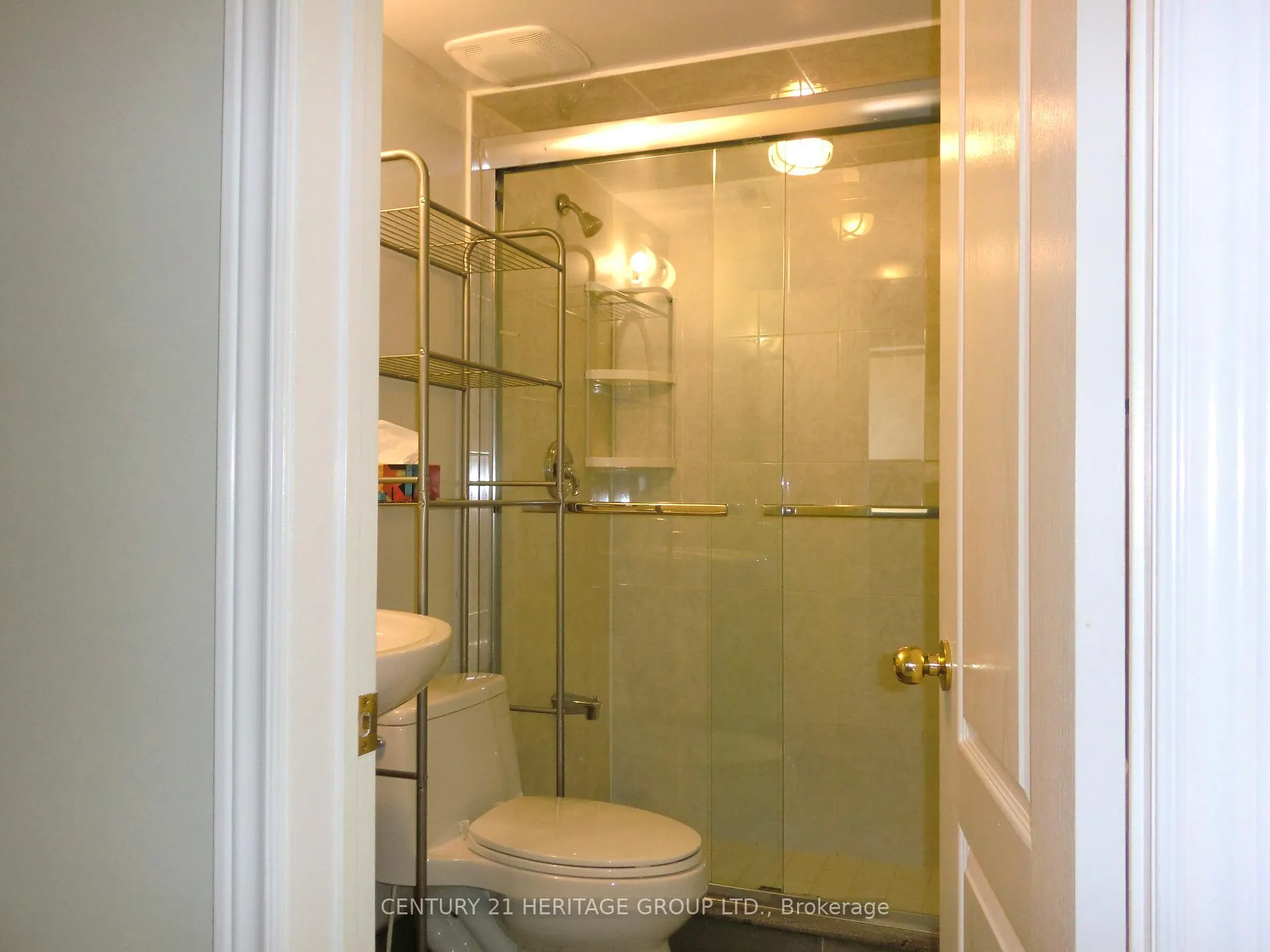 Photo 3 of 63 Leitchcroft Crescent, Markham, Commerce Valley — HOMEH