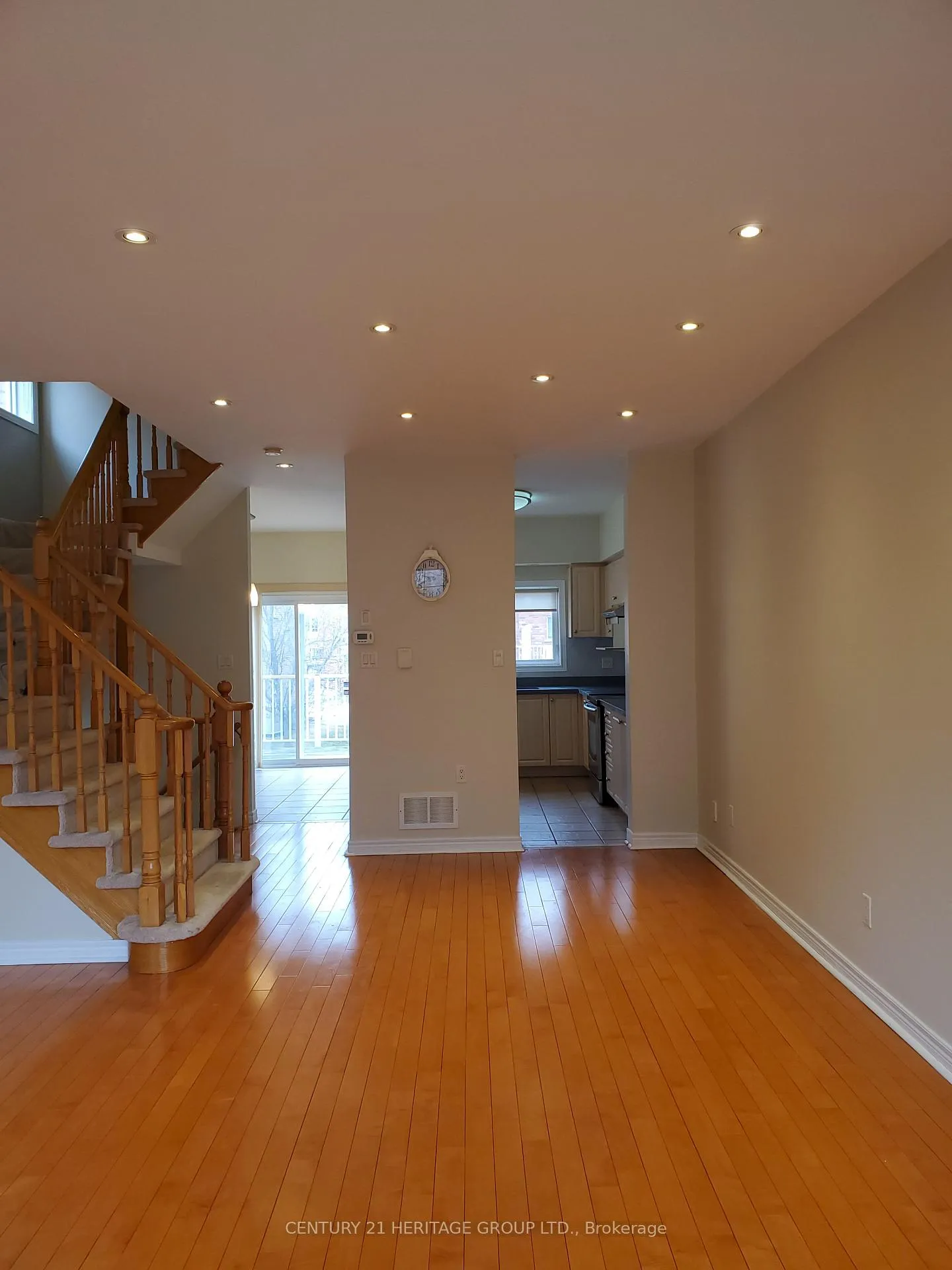 Photo 9 of 63 Leitchcroft Crescent, Markham, Commerce Valley — HOMEH
