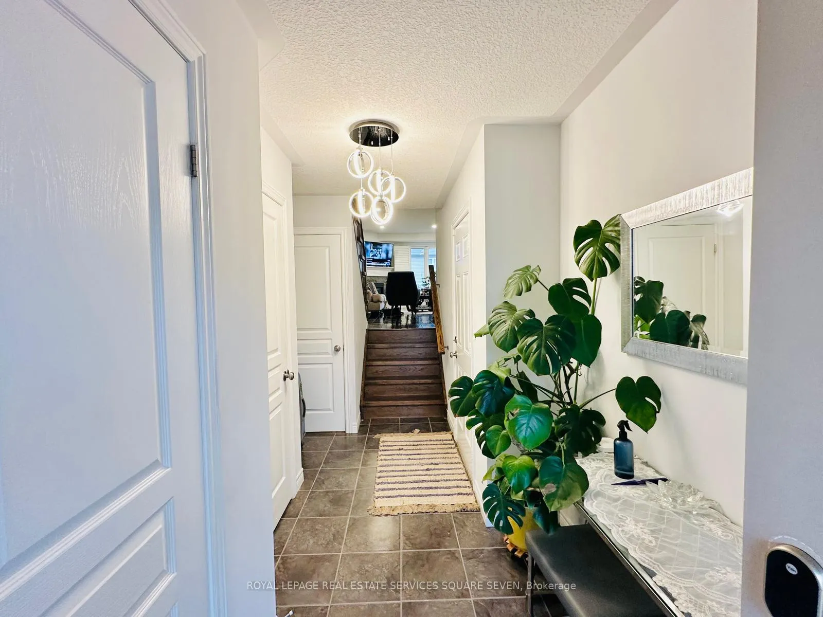 Photo 2 of 29 Charleswood Crescent, Hamilton, Hannon — HOMEH