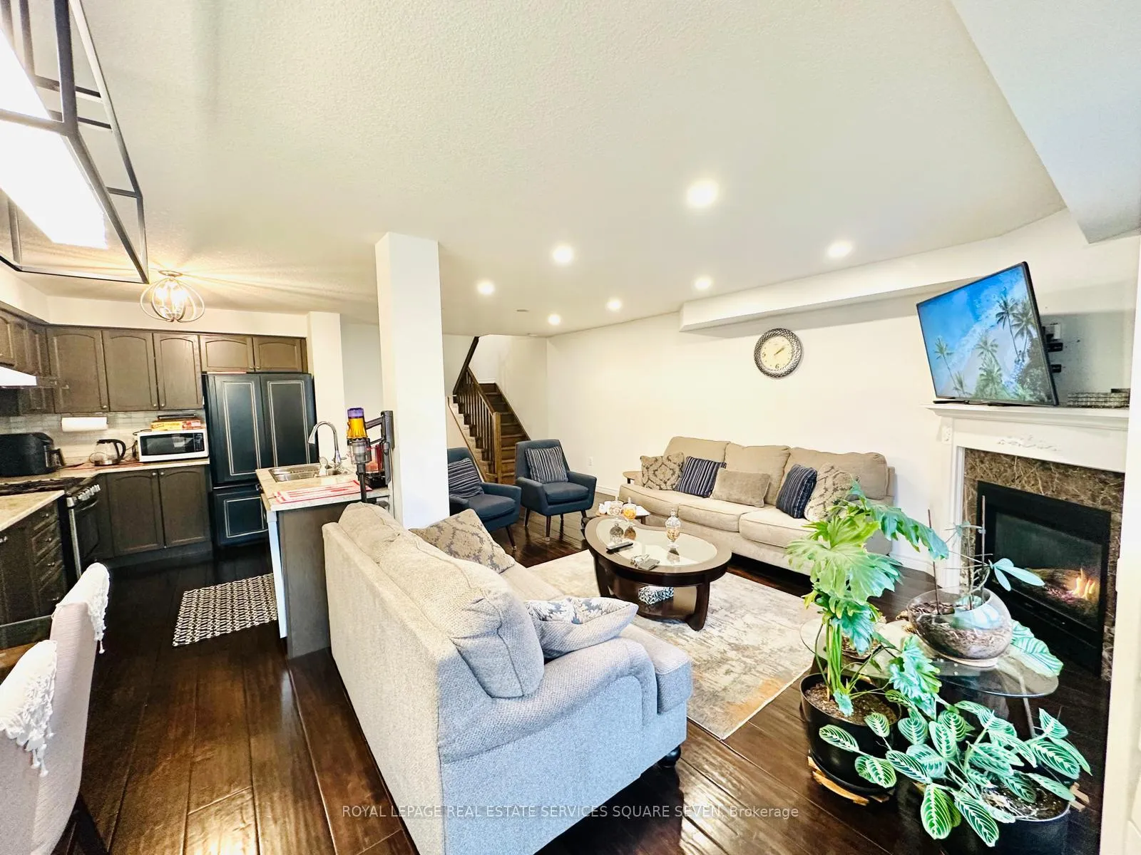 Photo 4 of 29 Charleswood Crescent, Hamilton, Hannon — HOMEH