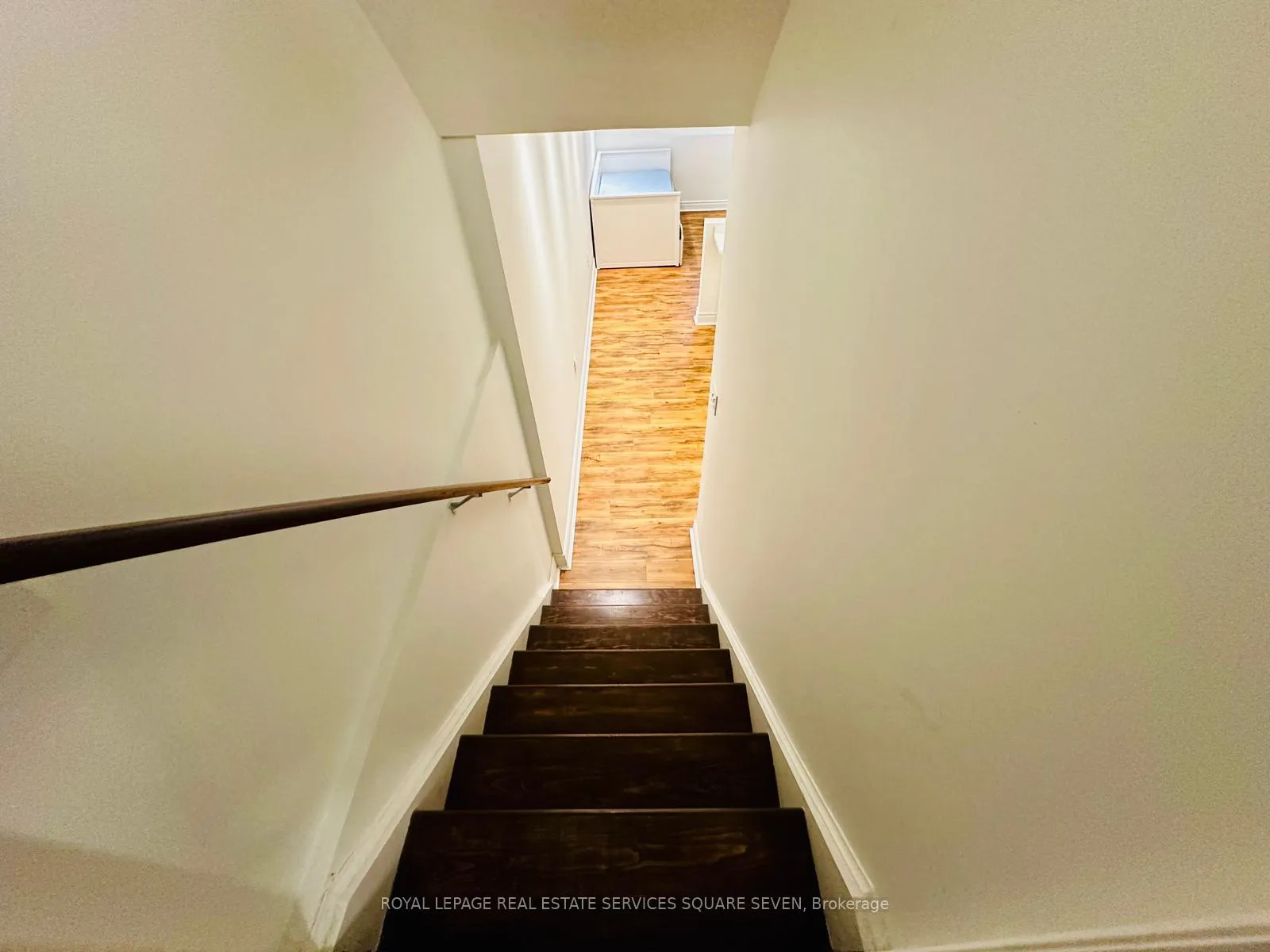 Photo 14 of 29 Charleswood Crescent, Hamilton, Hannon — HOMEH