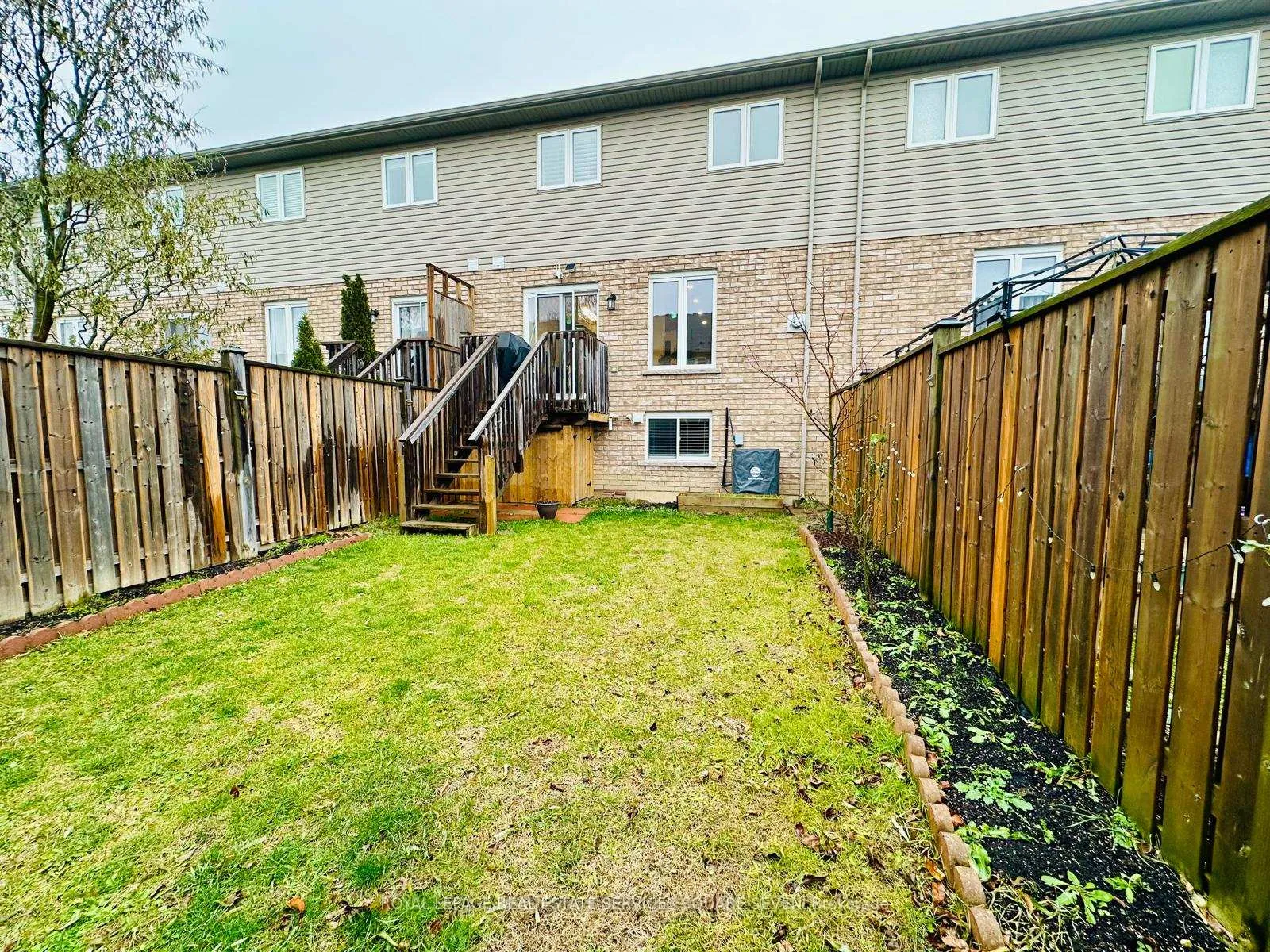 Photo 20 of 29 Charleswood Crescent, Hamilton, Hannon — HOMEH