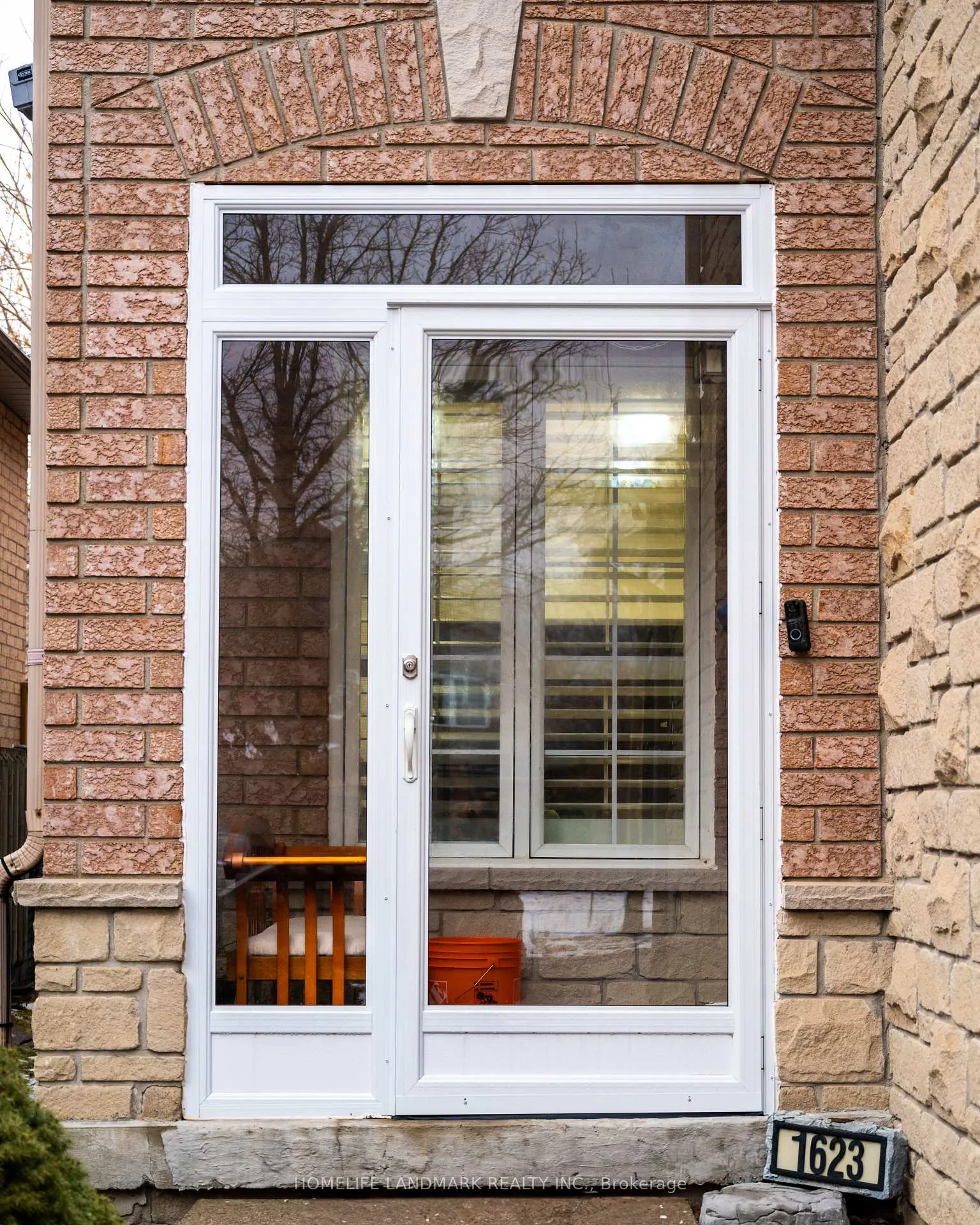 Photo 2 of 1623 Autumn Crescent N, Pickering, Amberlea — HOMEH