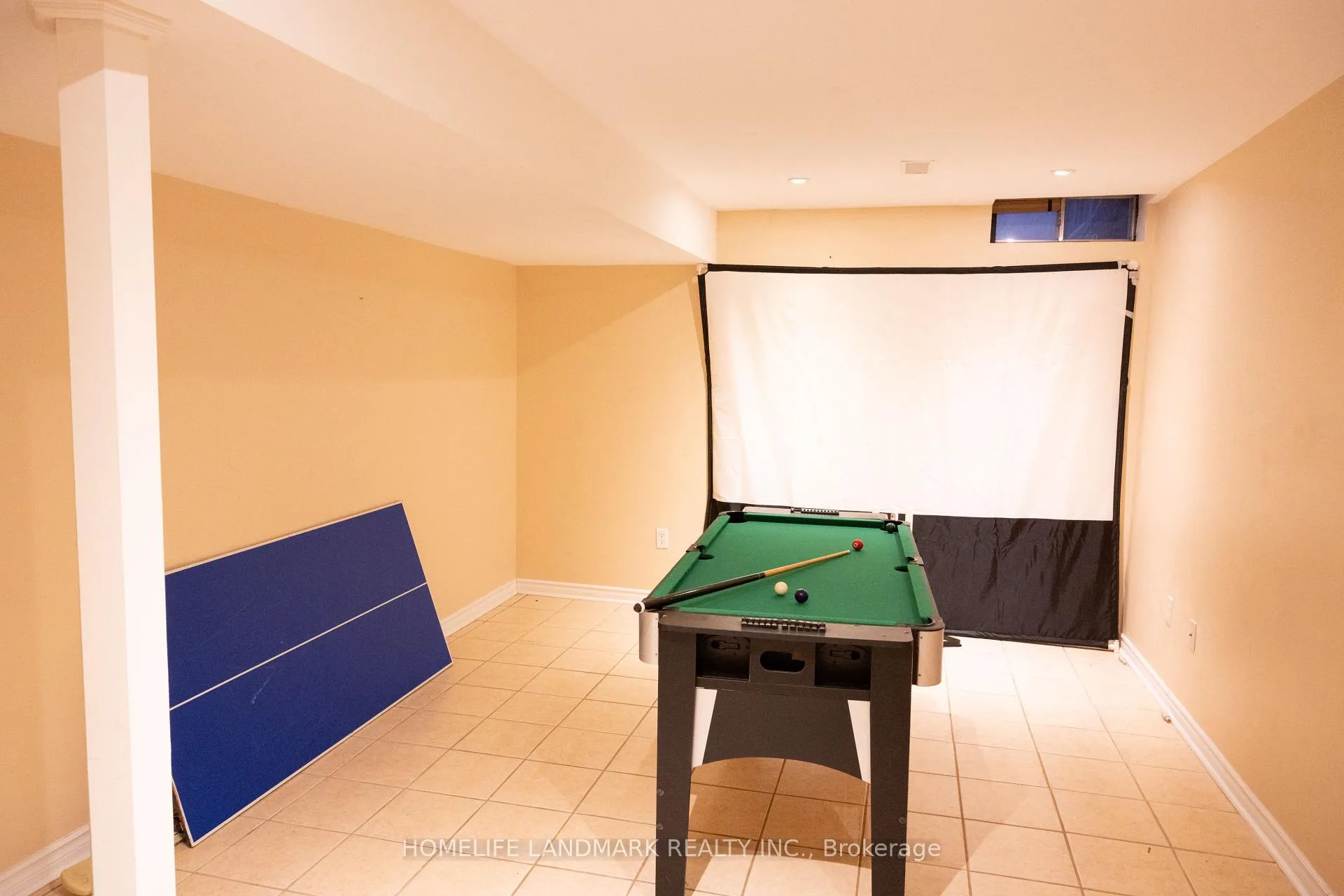 Photo 10 of 1623 Autumn Crescent N, Pickering, Amberlea — HOMEH