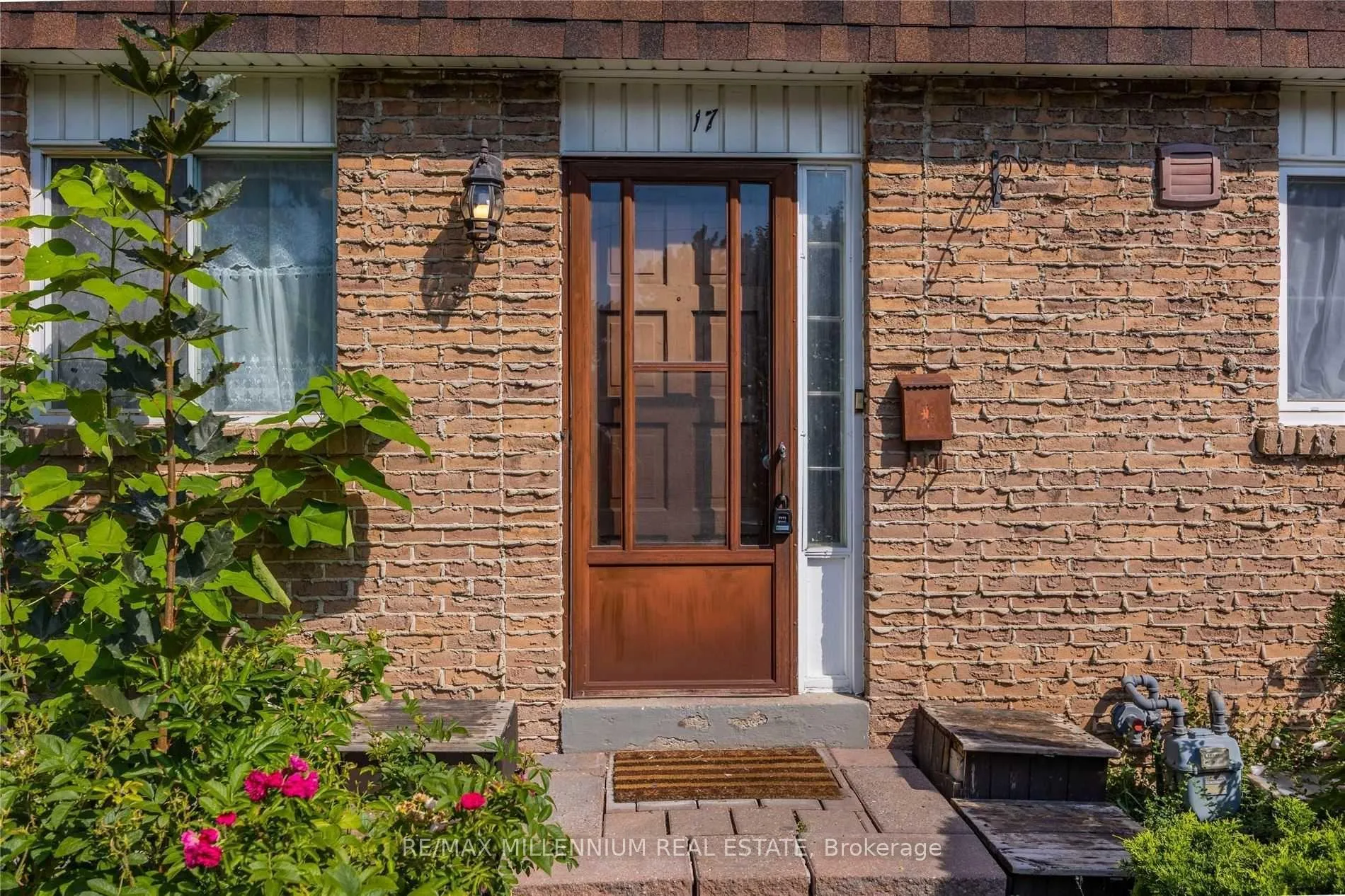 Photo 2 of Unit #17, 17 The Carriage Way, Markham, Royal Orchard — HOMEH