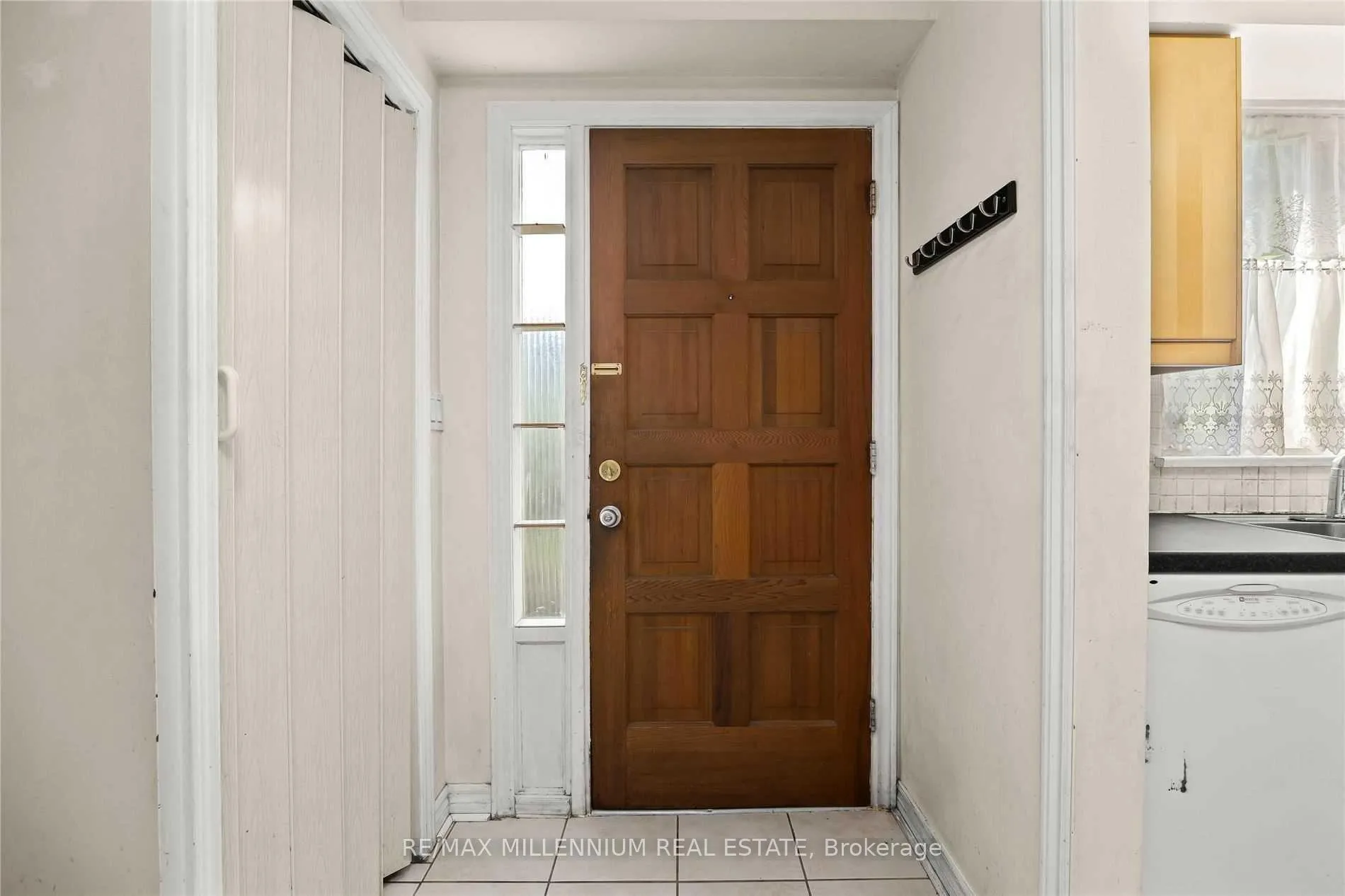 Photo 3 of Unit #17, 17 The Carriage Way, Markham, Royal Orchard — HOMEH
