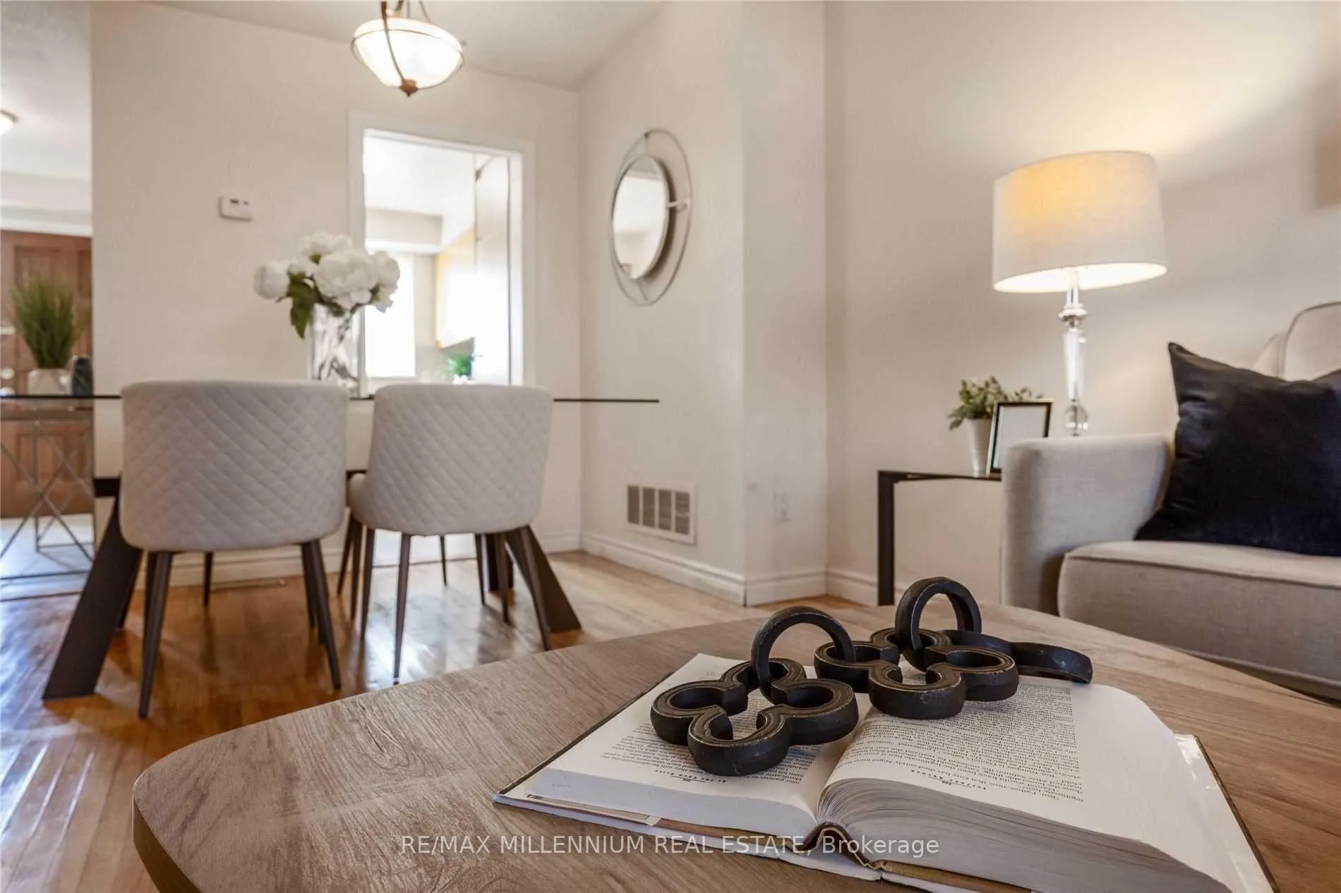 Photo 15 of Unit #17, 17 The Carriage Way, Markham, Royal Orchard — HOMEH