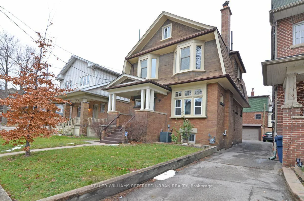 Photo 2 of Unit Upper, 4 Columbine Avenue, Toronto, The Beaches — HOMEH
