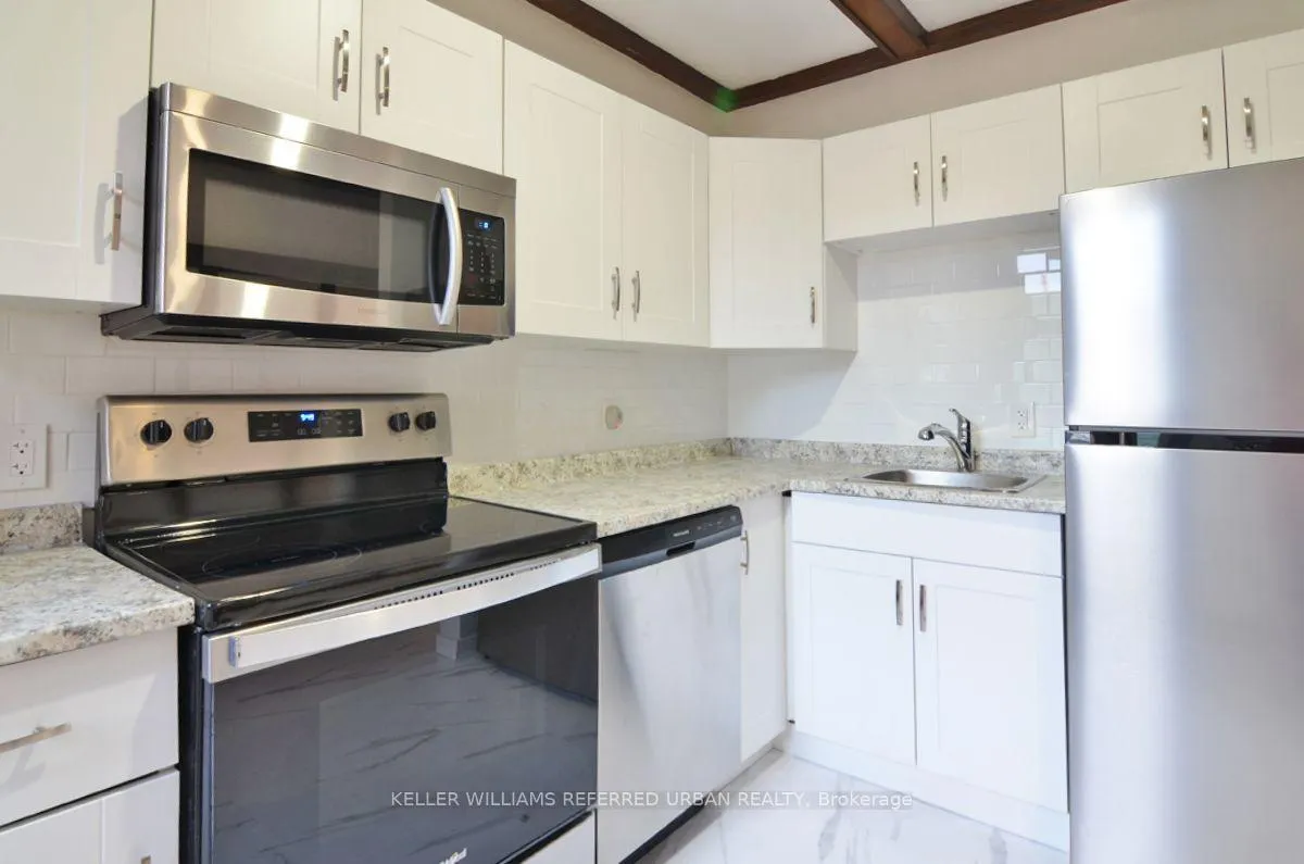 Photo 4 of Unit Upper, 4 Columbine Avenue, Toronto, The Beaches — HOMEH