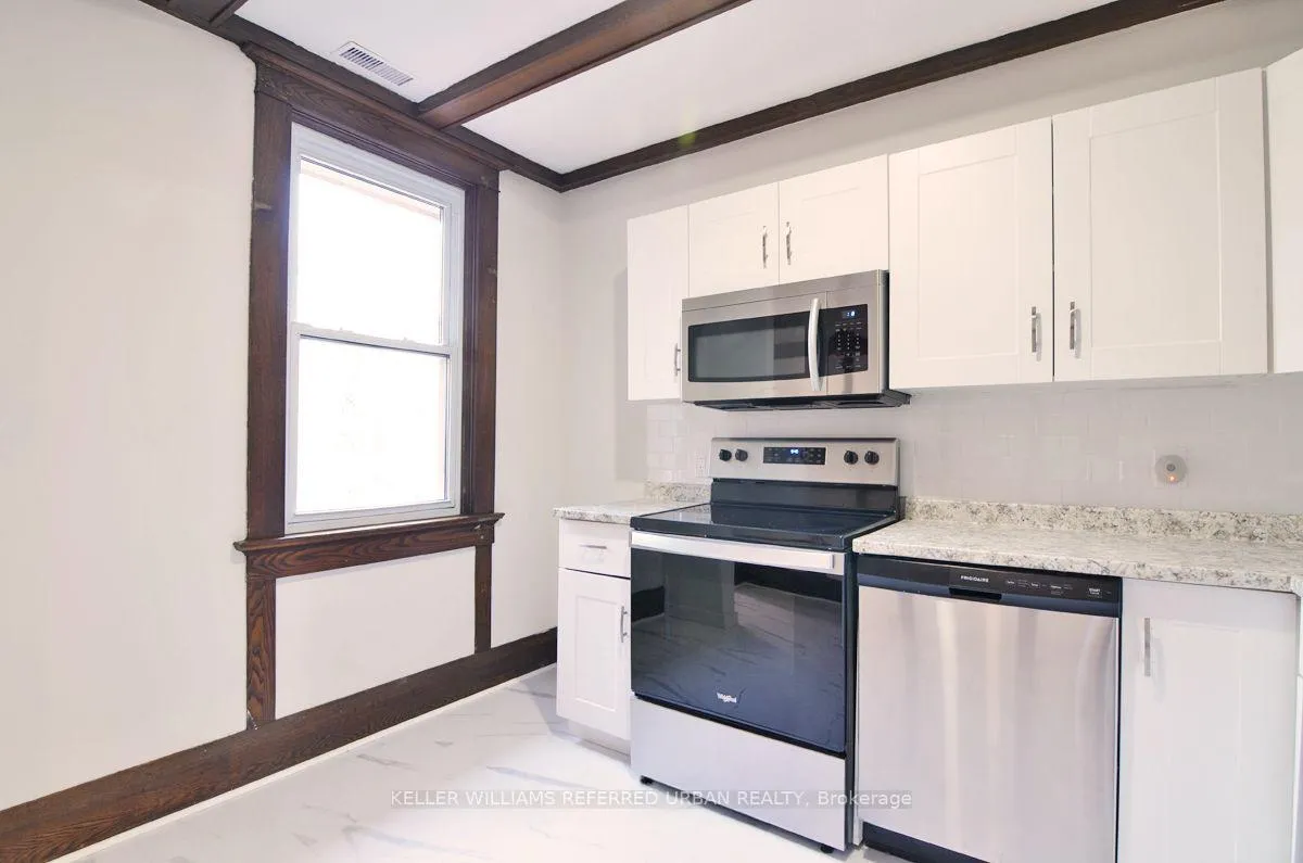 Photo 6 of Unit Upper, 4 Columbine Avenue, Toronto, The Beaches — HOMEH
