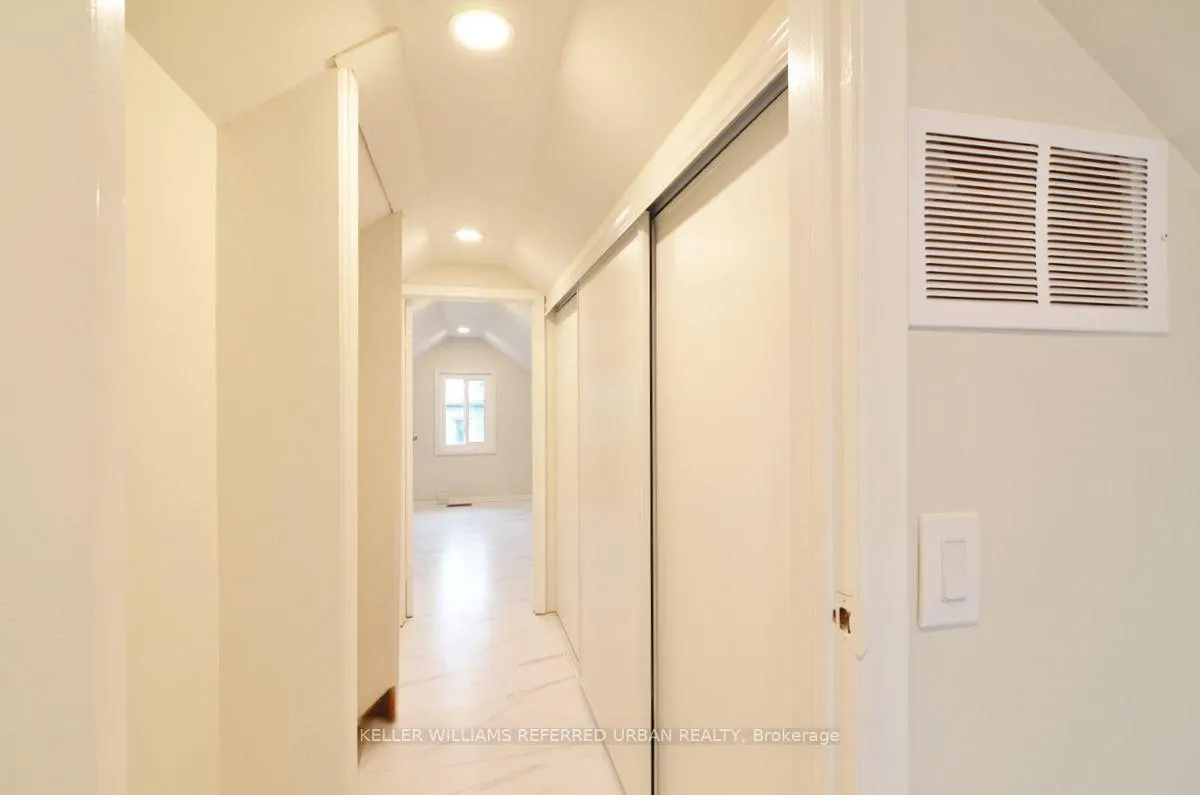 Photo 21 of Unit Upper, 4 Columbine Avenue, Toronto, The Beaches — HOMEH