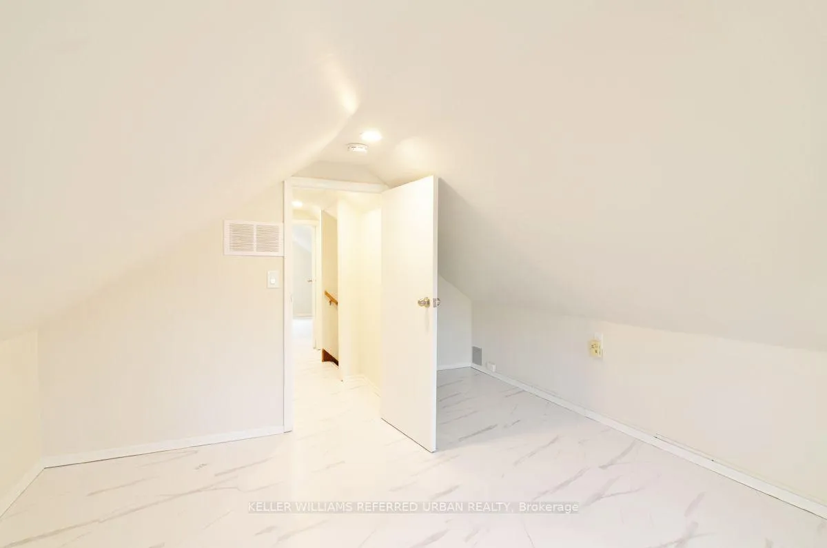 Photo 22 of Unit Upper, 4 Columbine Avenue, Toronto, The Beaches — HOMEH