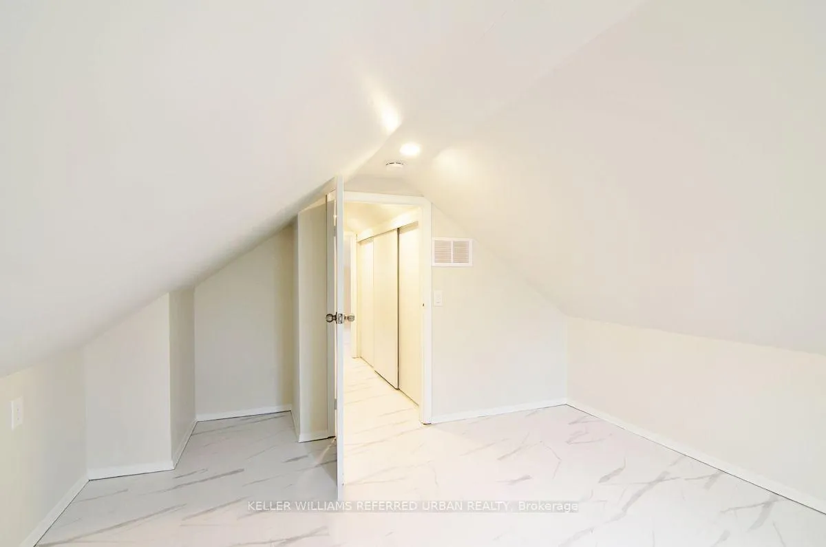 Photo 25 of Unit Upper, 4 Columbine Avenue, Toronto, The Beaches — HOMEH