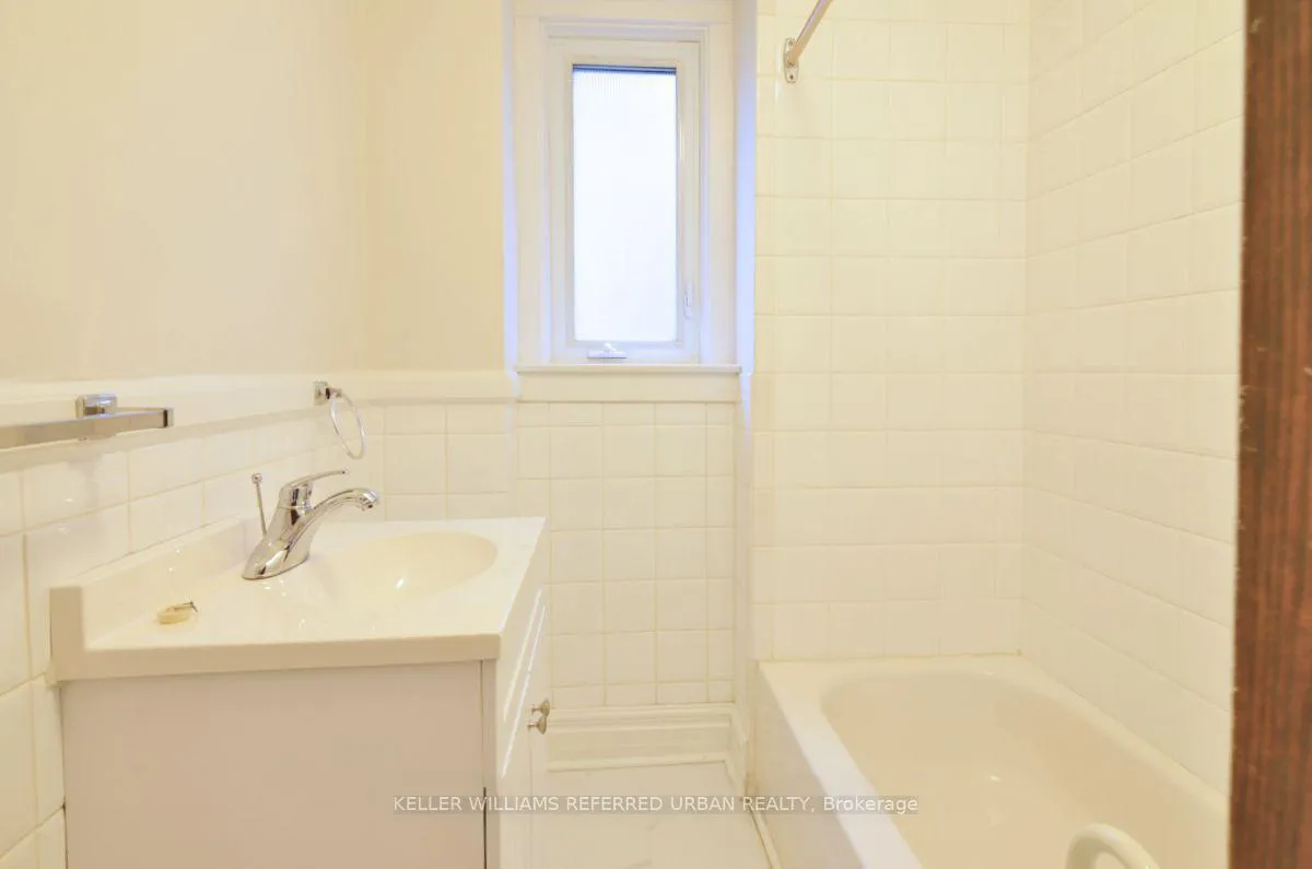 Photo 30 of Unit Upper, 4 Columbine Avenue, Toronto, The Beaches — HOMEH