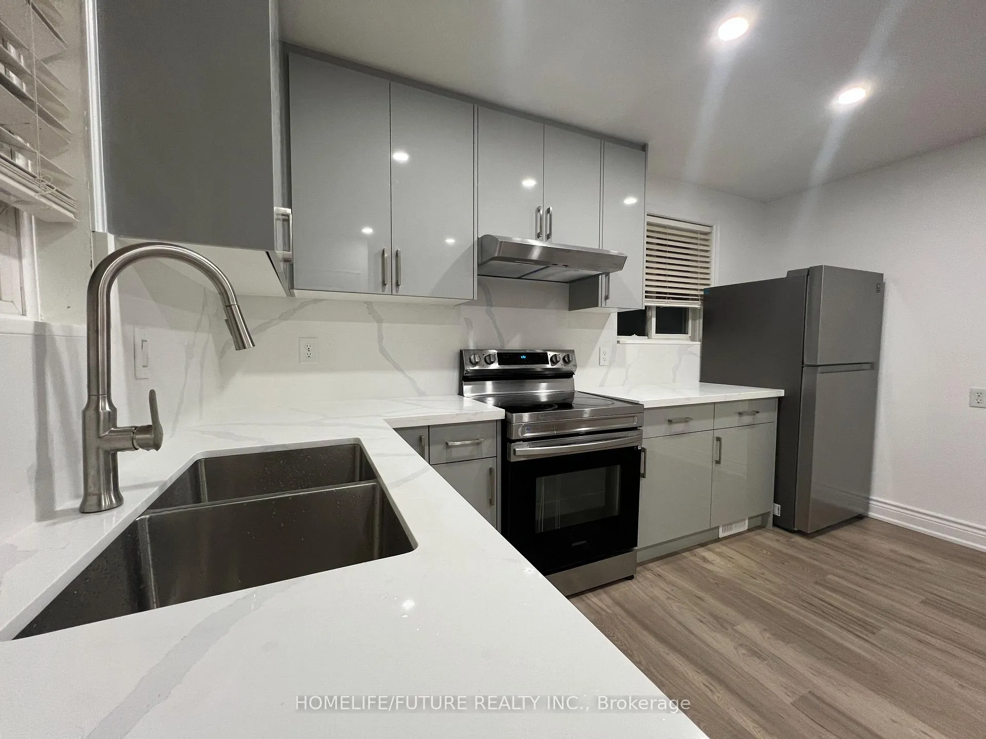 Photo 2 of 368 Elmridge Street, Oshawa, Donevan — HOMEH