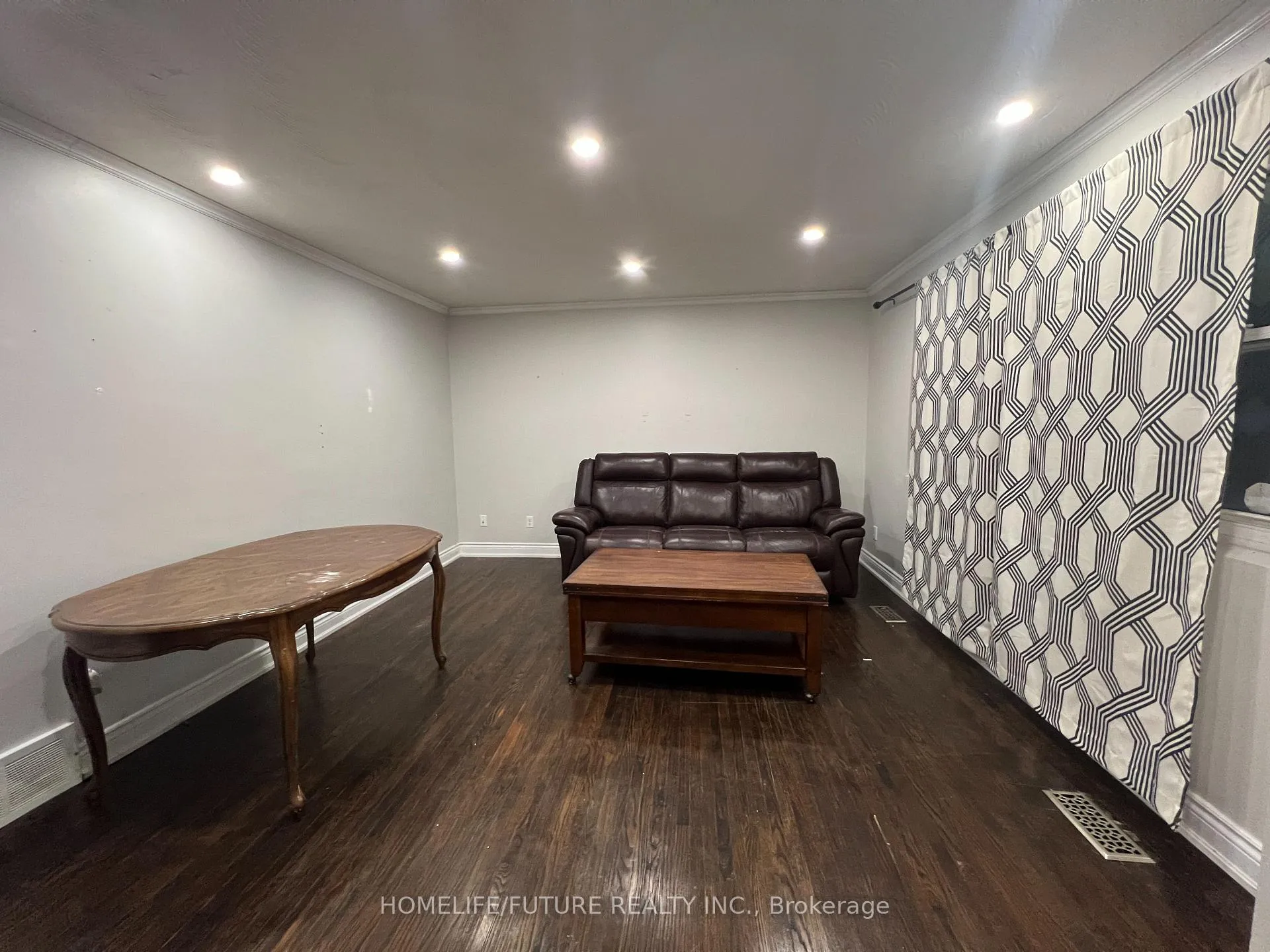 Photo 3 of 368 Elmridge Street, Oshawa, Donevan — HOMEH
