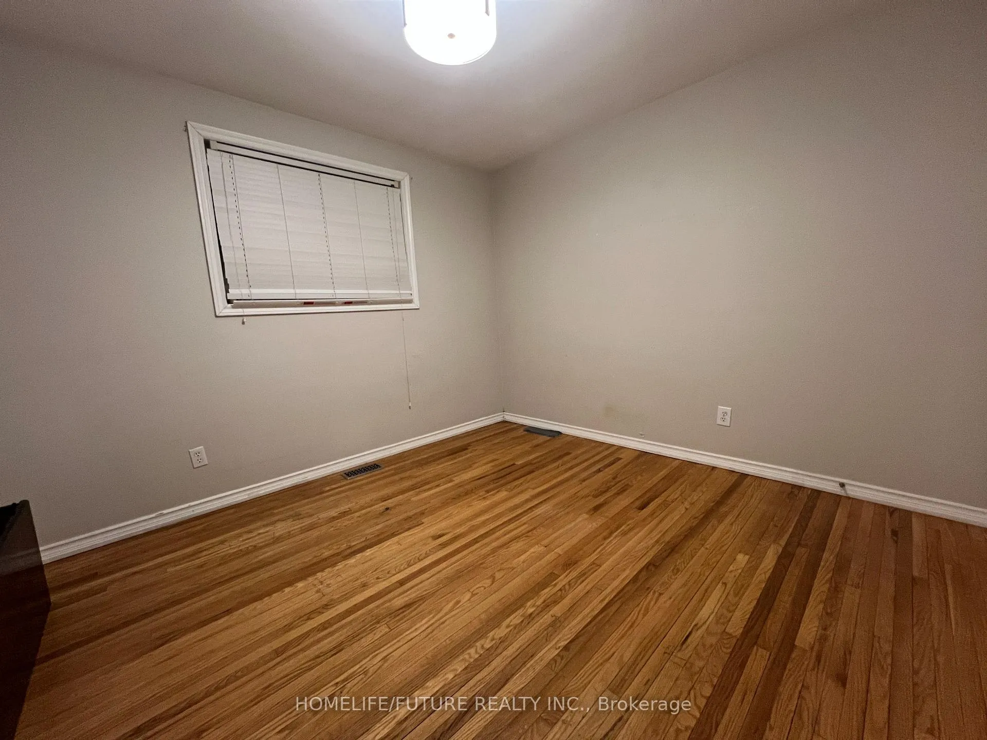 Photo 5 of 368 Elmridge Street, Oshawa, Donevan — HOMEH