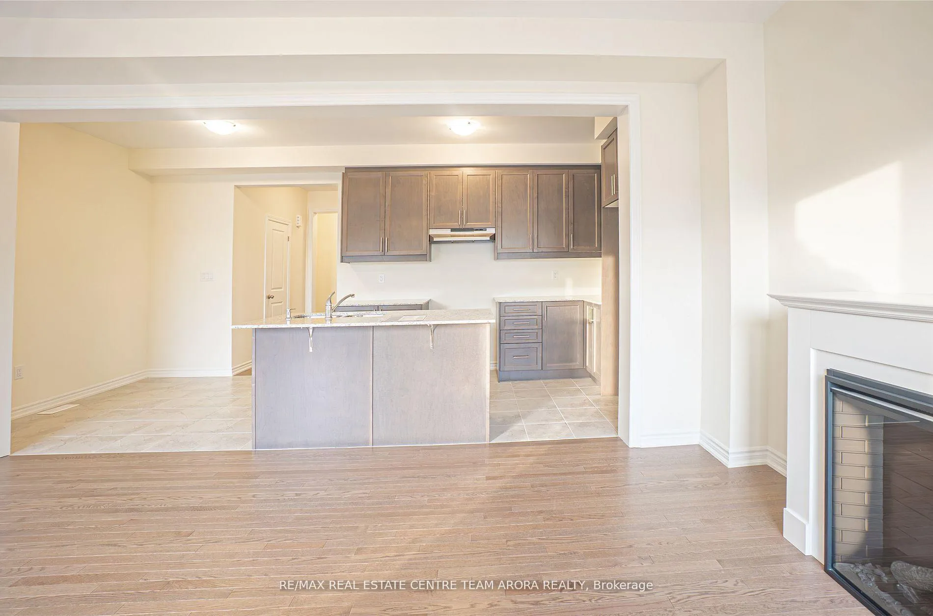 Photo 4 of 58 Bonnington Drive, Brampton, Northwest Brampton — HOMEH