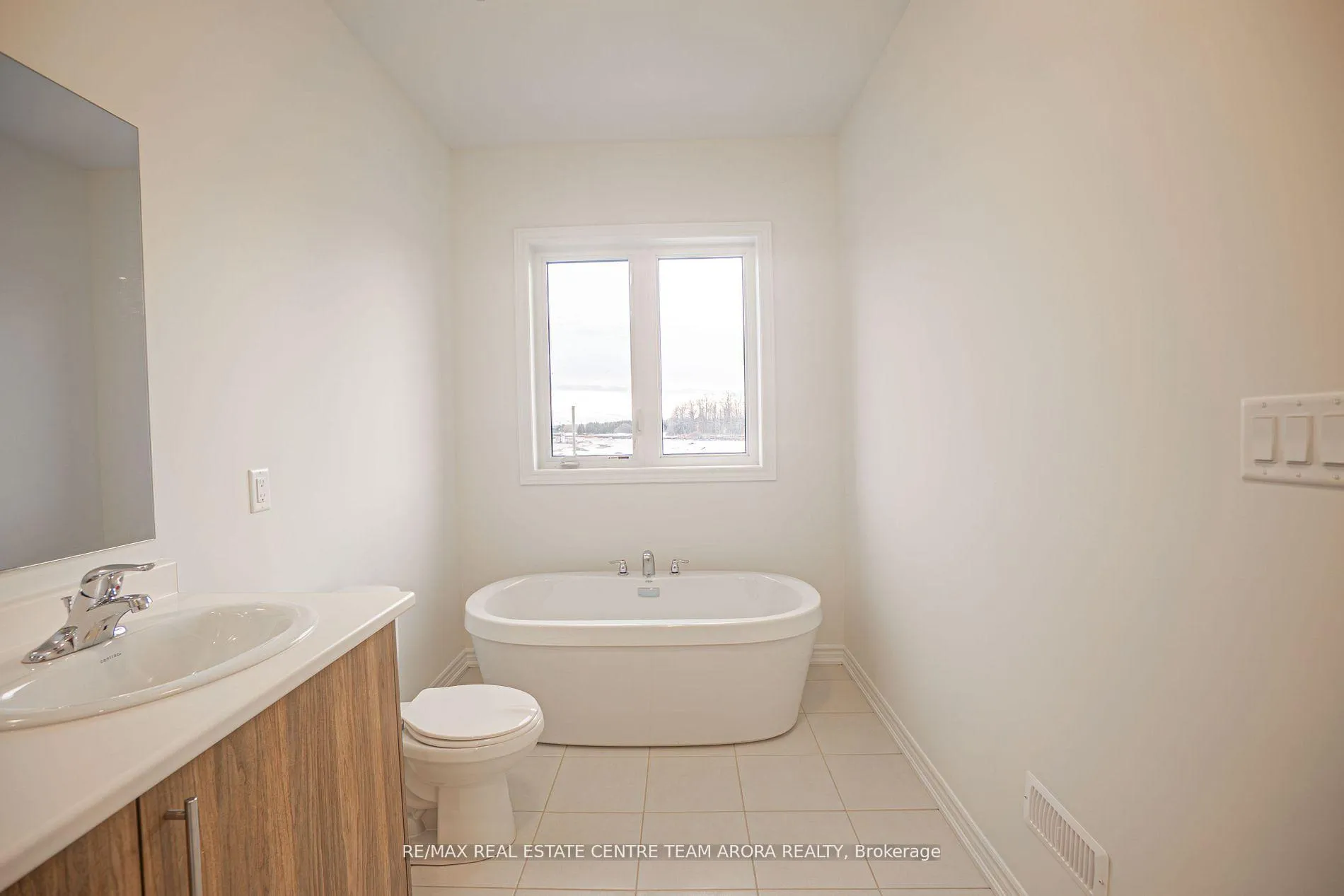 Photo 20 of 58 Bonnington Drive, Brampton, Northwest Brampton — HOMEH
