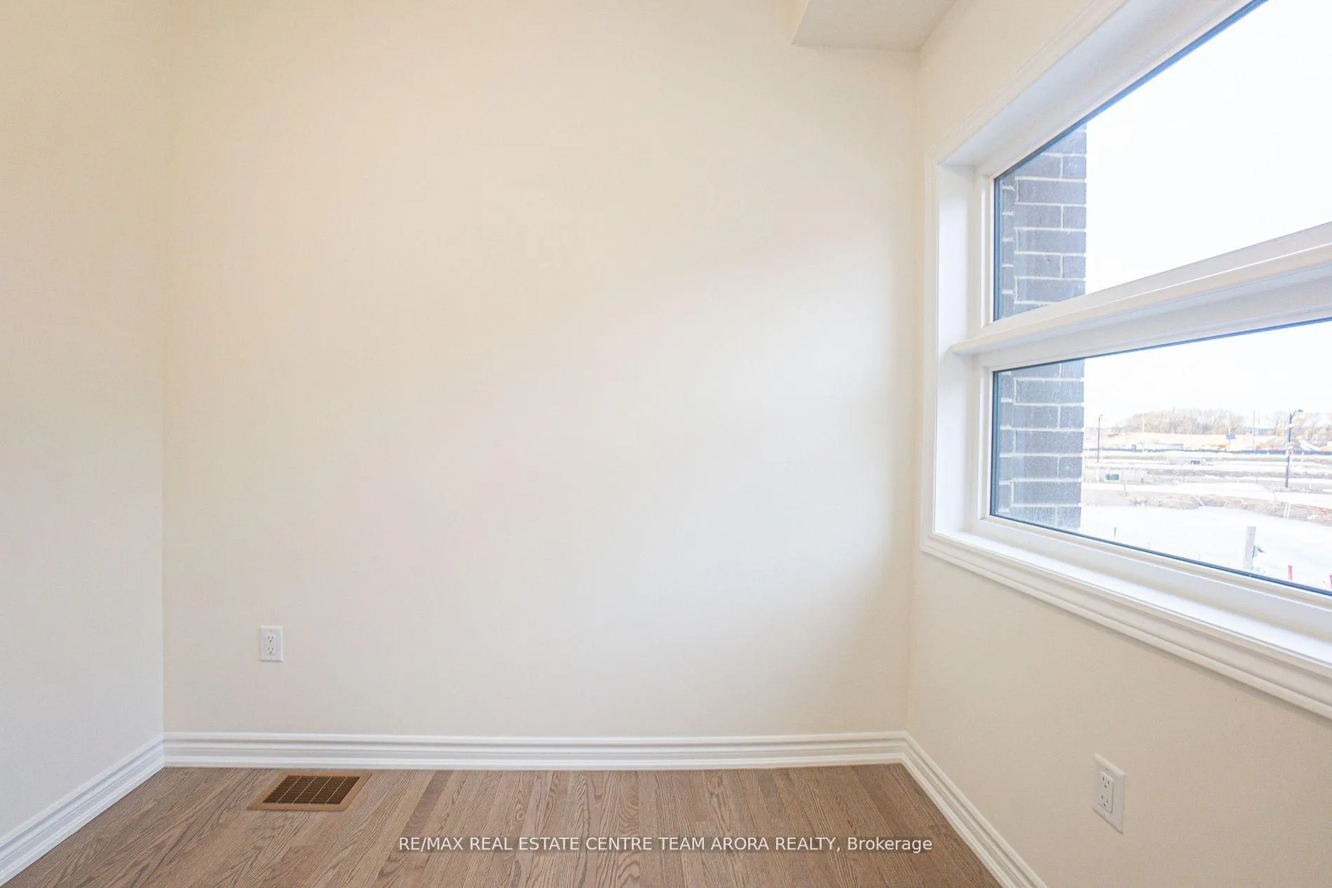 Photo 25 of 58 Bonnington Drive, Brampton, Northwest Brampton — HOMEH