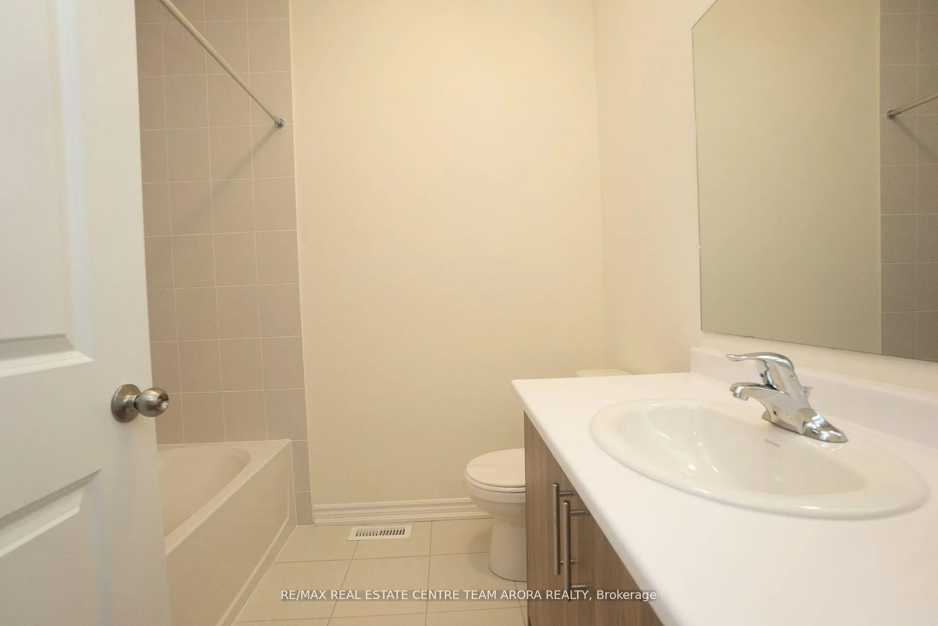 Photo 26 of 58 Bonnington Drive, Brampton, Northwest Brampton — HOMEH