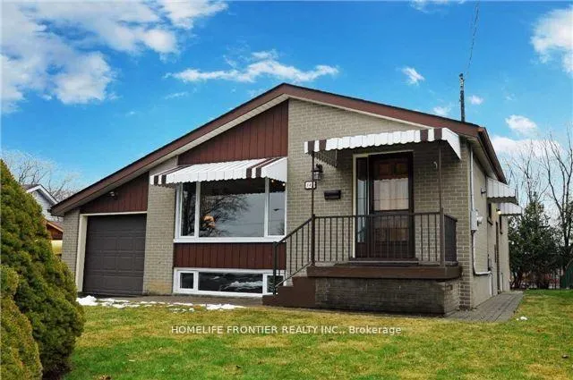 Front of Unit Upper, 142 Hillcrest Drive
