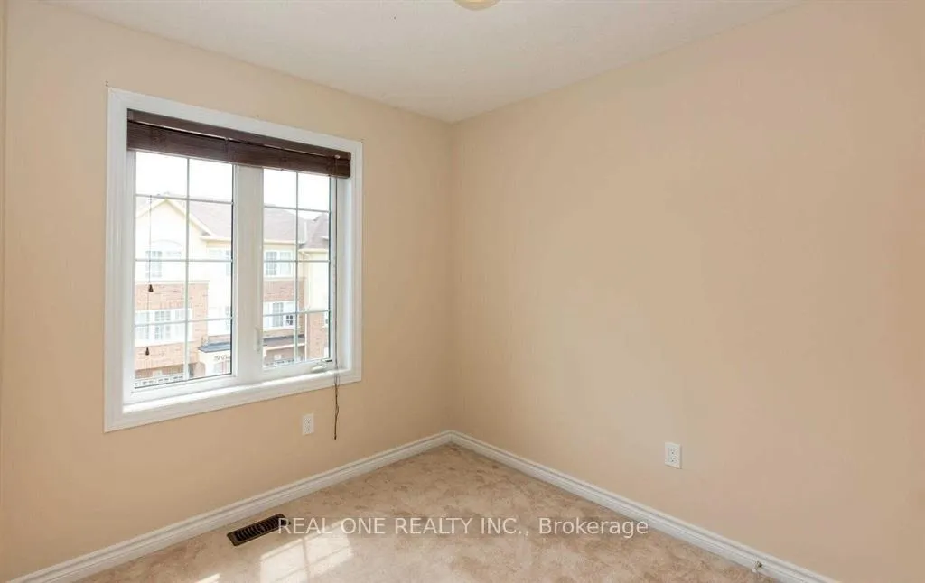 Photo 10 of 16 Dorchester Terrace, Hamilton, Stoney Creek Mountain — HOMEH