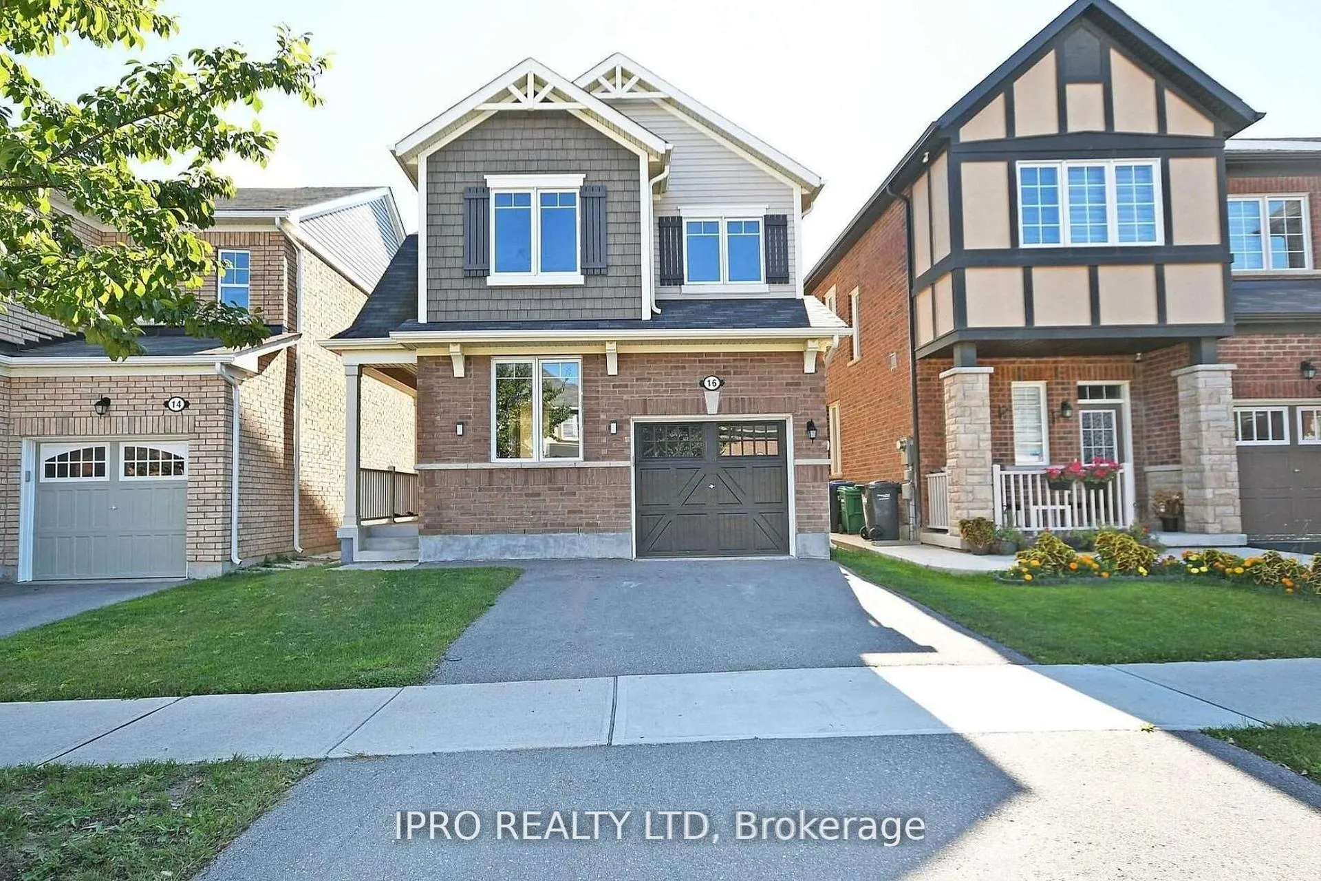 Front of Unit Basement, 16 Stedford Crescent