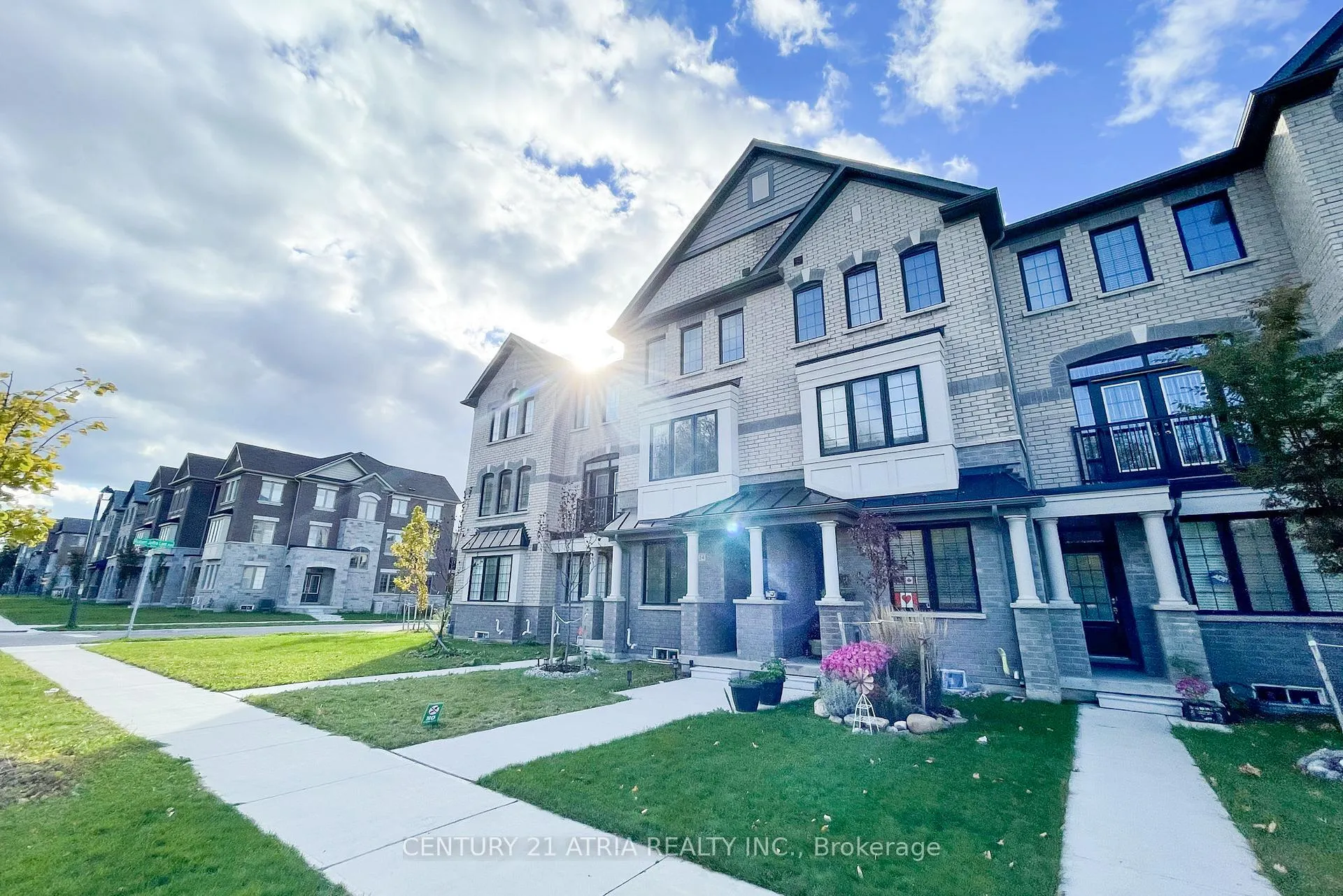 Photo 30 of 214 William Forster Road, Markham, Cornell — HOMEH