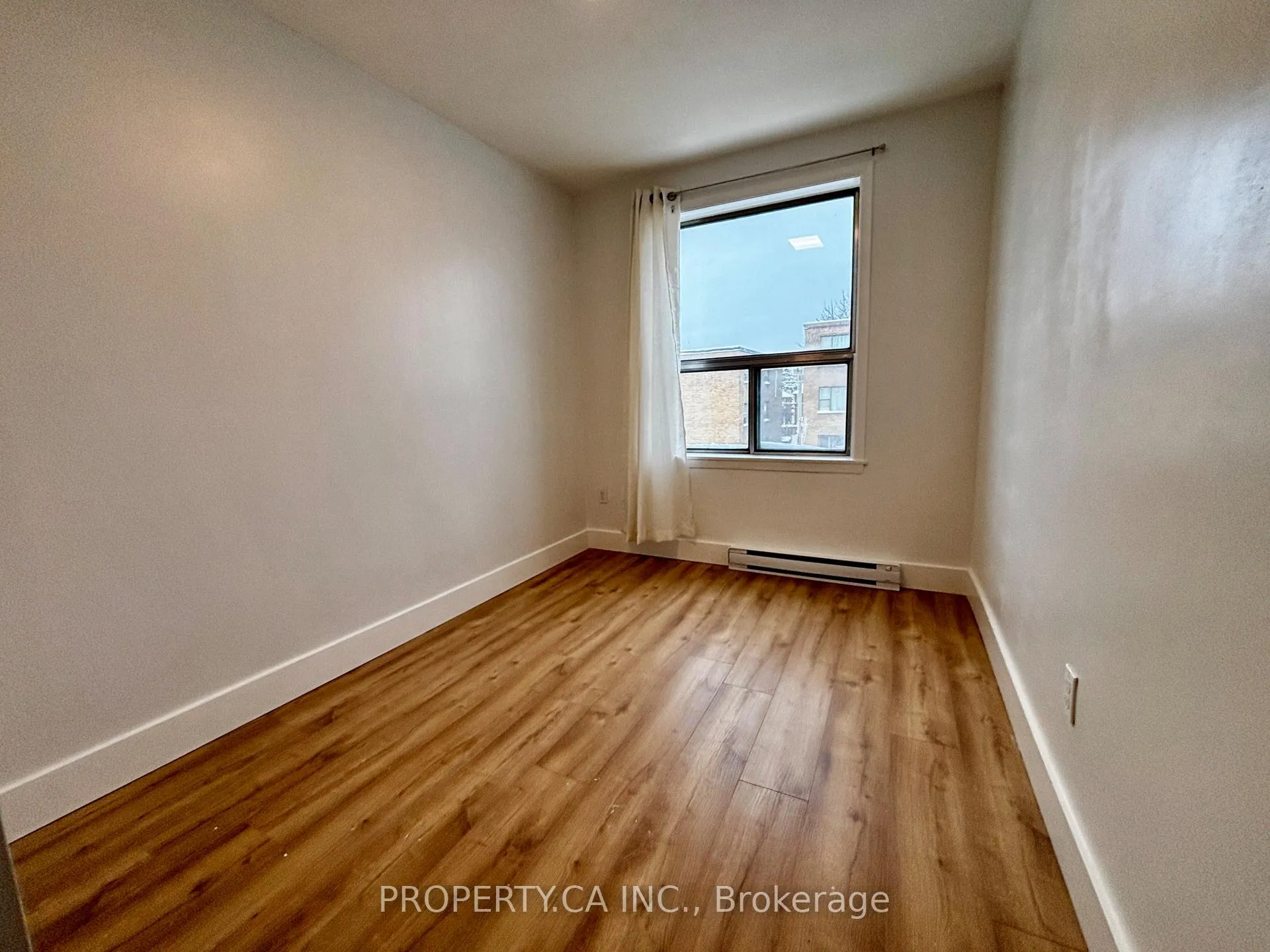 Photo 7 of Unit Upper, 1491 Eglinton Avenue W, Toronto, Oakwood Village — HOMEH