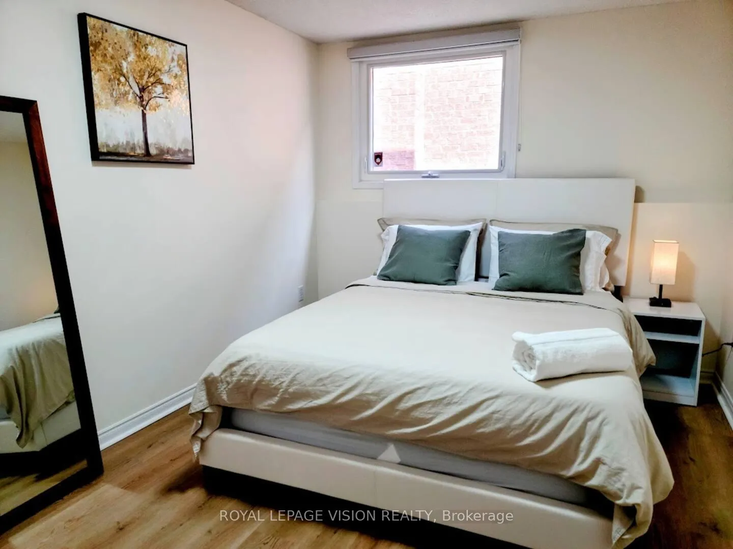 Photo 28 of 75 Garden Street, Whitby, Downtown Whitby — HOMEH