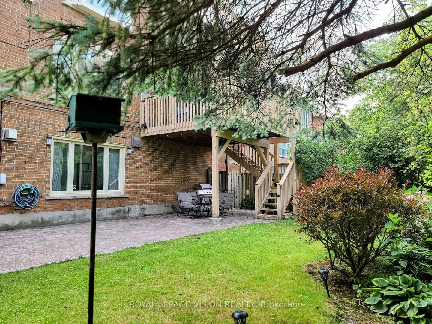 Photo 35 of 75 Garden Street, Whitby, Downtown Whitby — HOMEH
