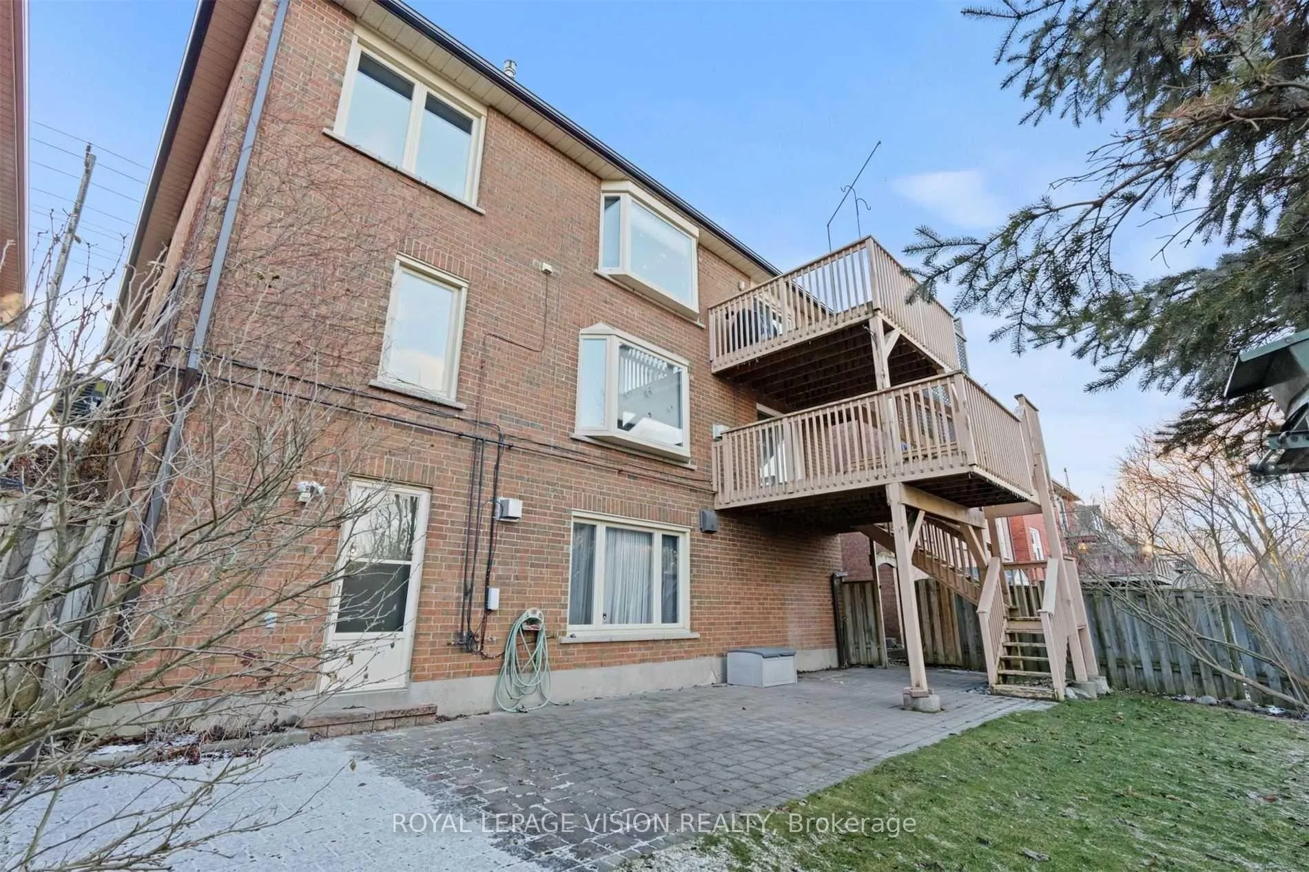Photo 37 of 75 Garden Street, Whitby, Downtown Whitby — HOMEH