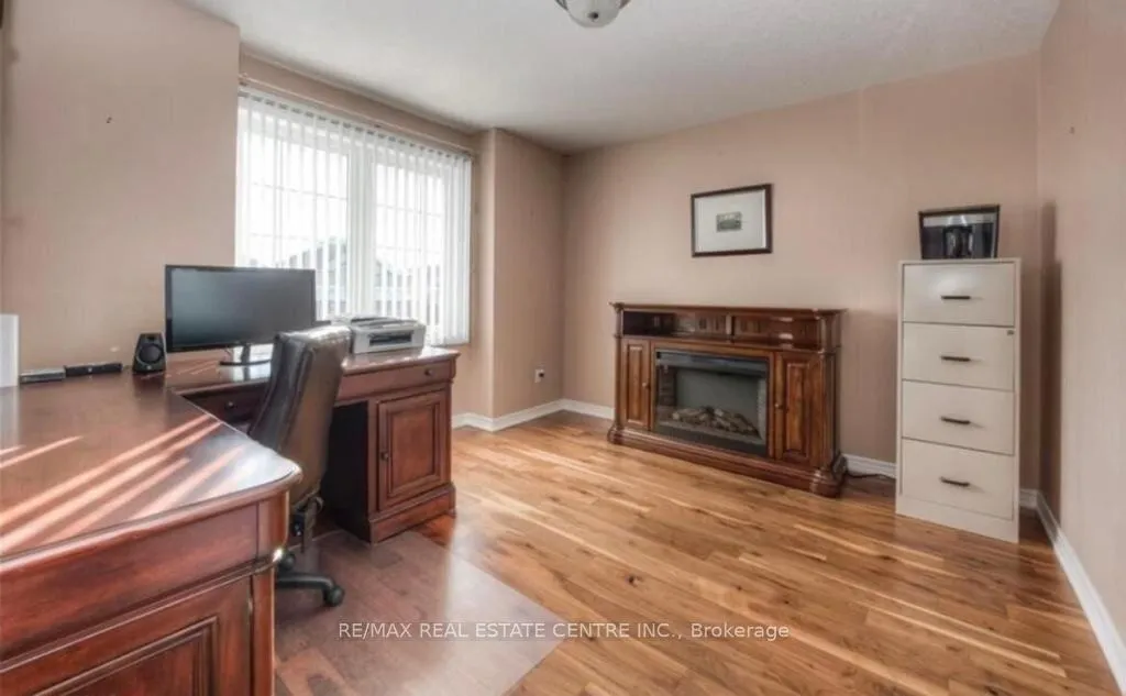 Photo 3 of 456 Thomas Slee Drive, Kitchener — HOMEH
