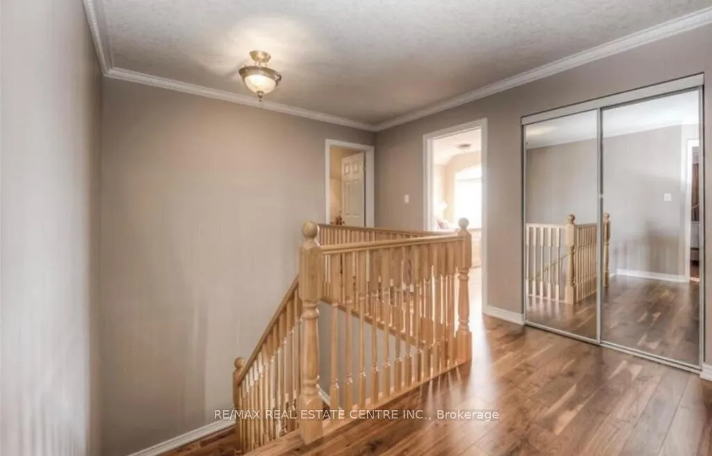 Photo 4 of 456 Thomas Slee Drive, Kitchener — HOMEH